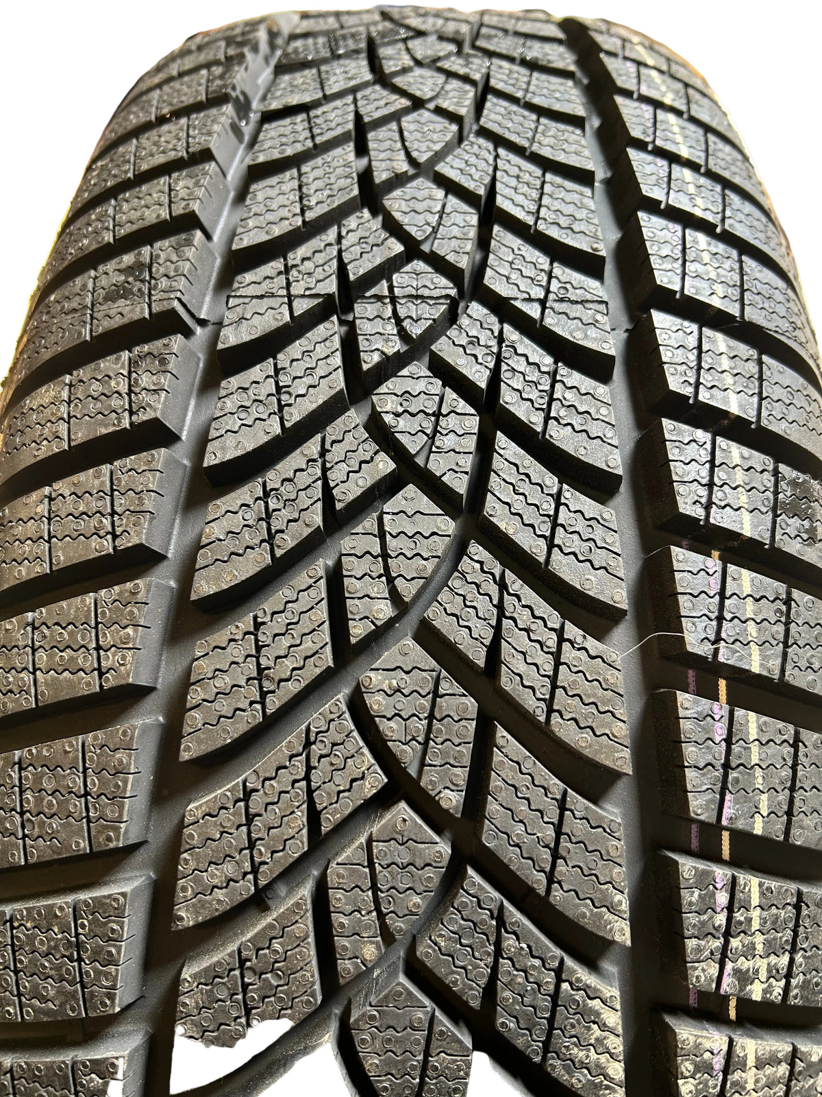 GOODYEAR ULTRA GRIP PERFORMANCE PLUS P 235 60 16 100H WINTER TIRE 117334637