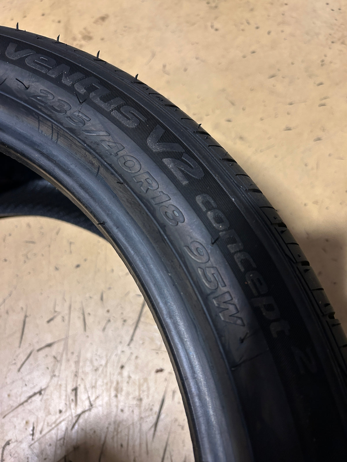 HANKOOK VENTUS V2 CONCEPT2 BSW P 235 40 18 95W UHP TIRE 1027433