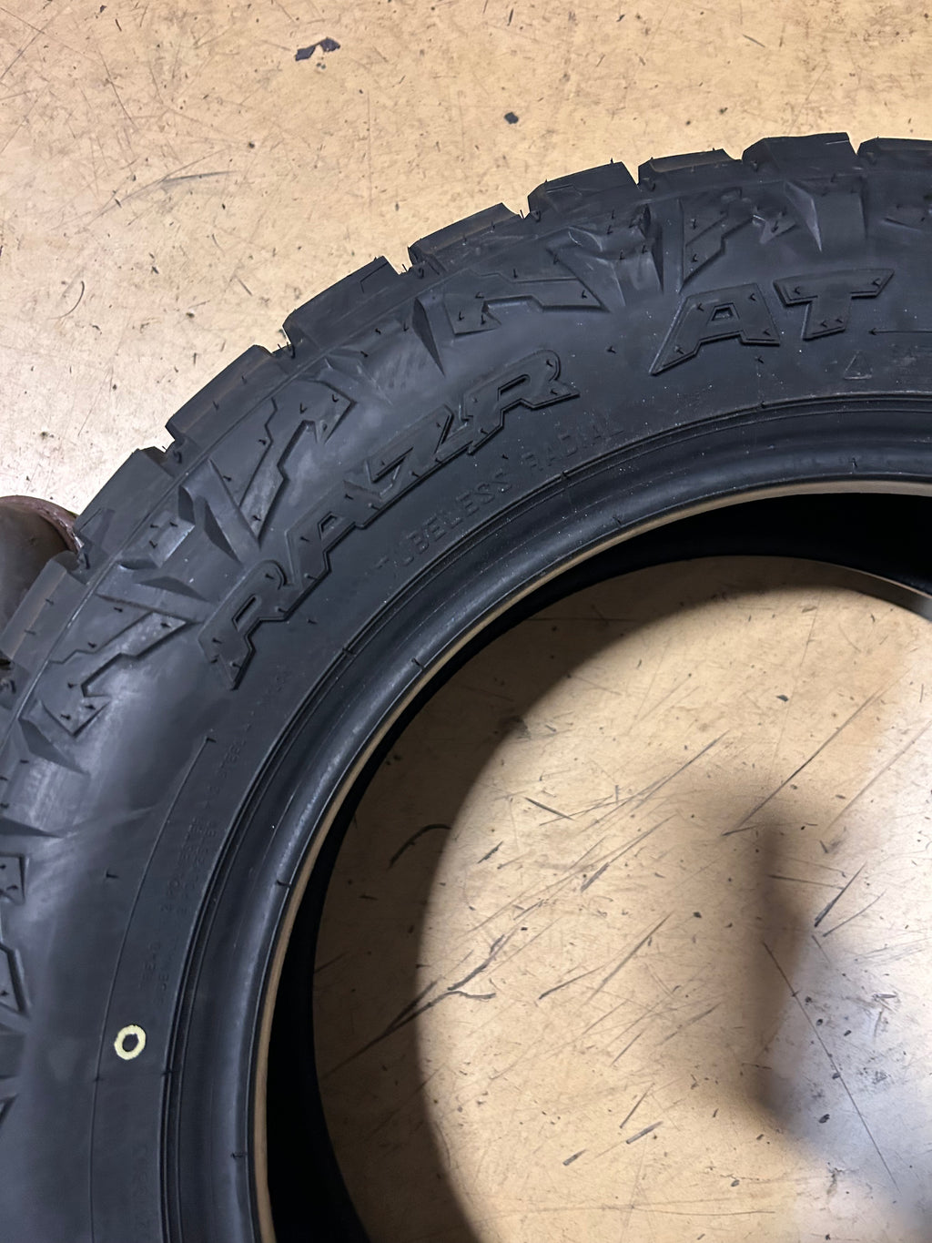 MAXXIS RAZR AT BSW P 225 60 17 103H ALL TERRAIN TIRE TP00250800