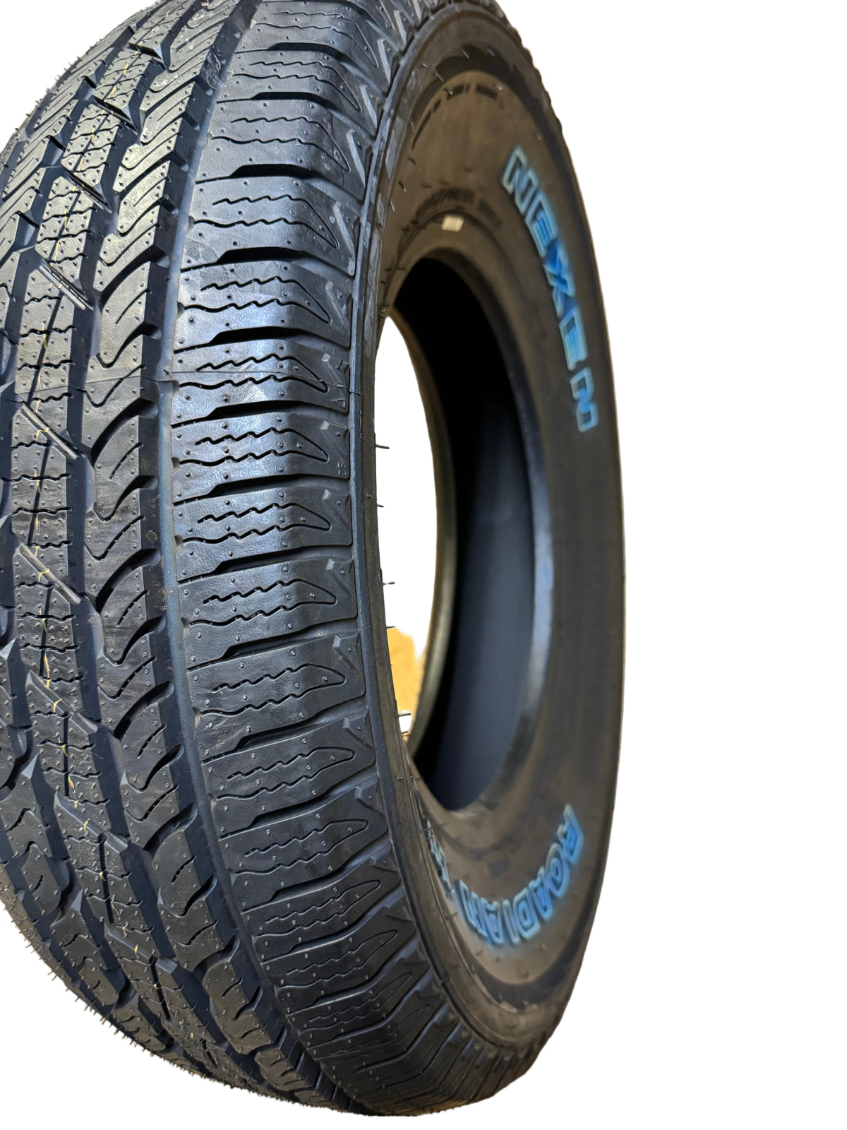 NOS NEXEN ROADIAN HTX RH5 ROWL P 225 70 15 100S HIGHWAY TERRAIN TIRE 13137NXK