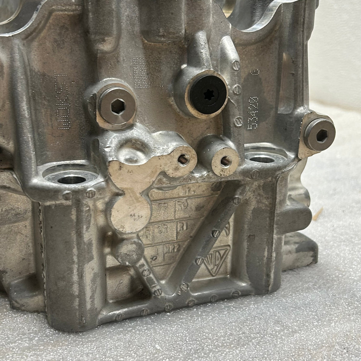 PORSCHE 911 11-16 CARRERA S 4S GTS RIGHT CYLINDER HEAD 9A1 104 112 8R