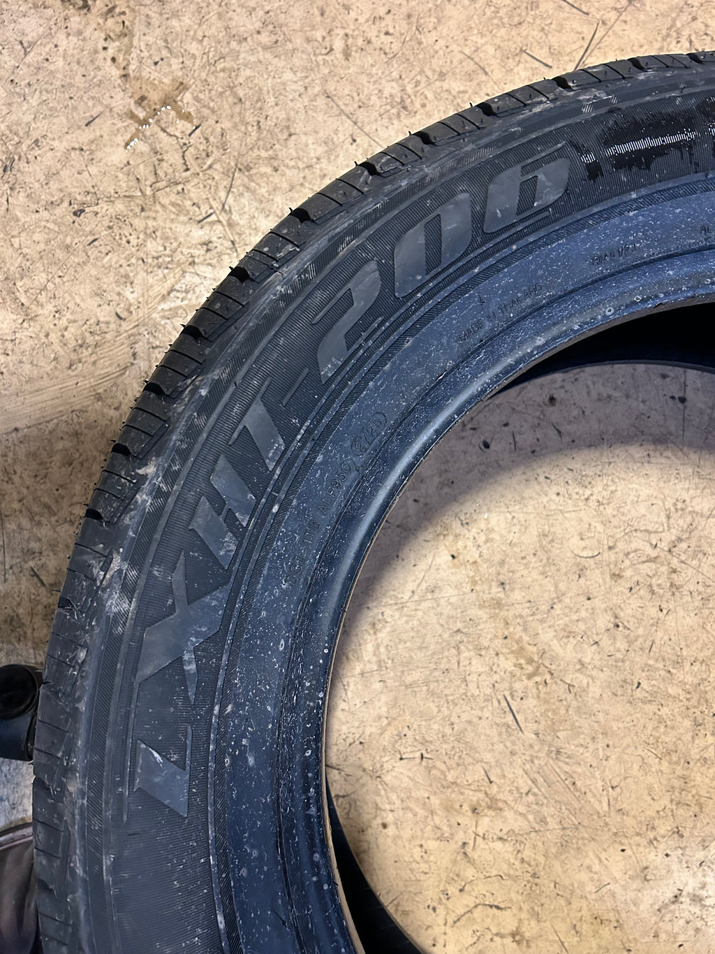 LEXANI LXHT-206 BSW P 275 55 20 117H HIGHWAY TIRE LXST2062055010