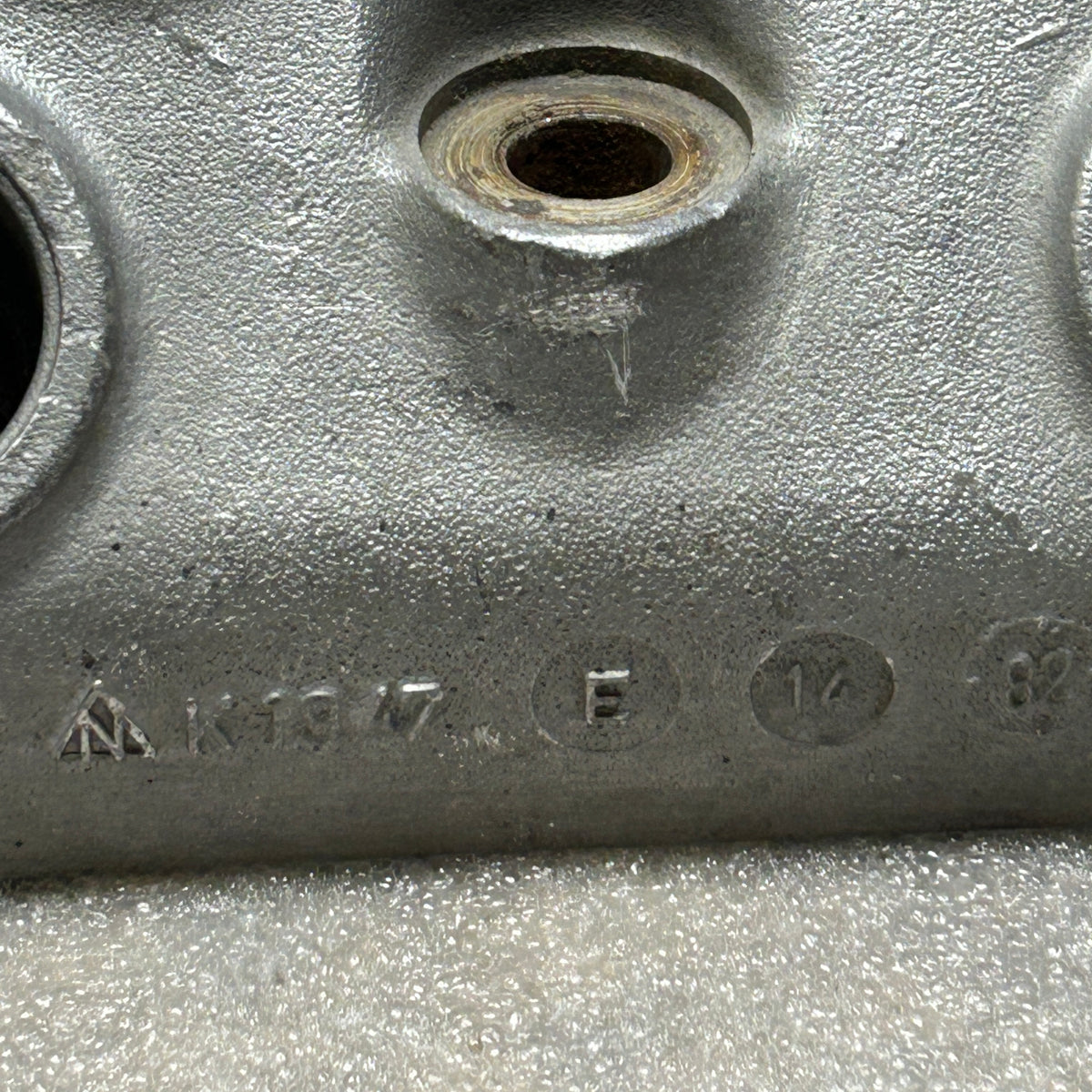 USED PORSCHE 928 S2 4.7L V8 CYLINDER HEAD 9281043483R