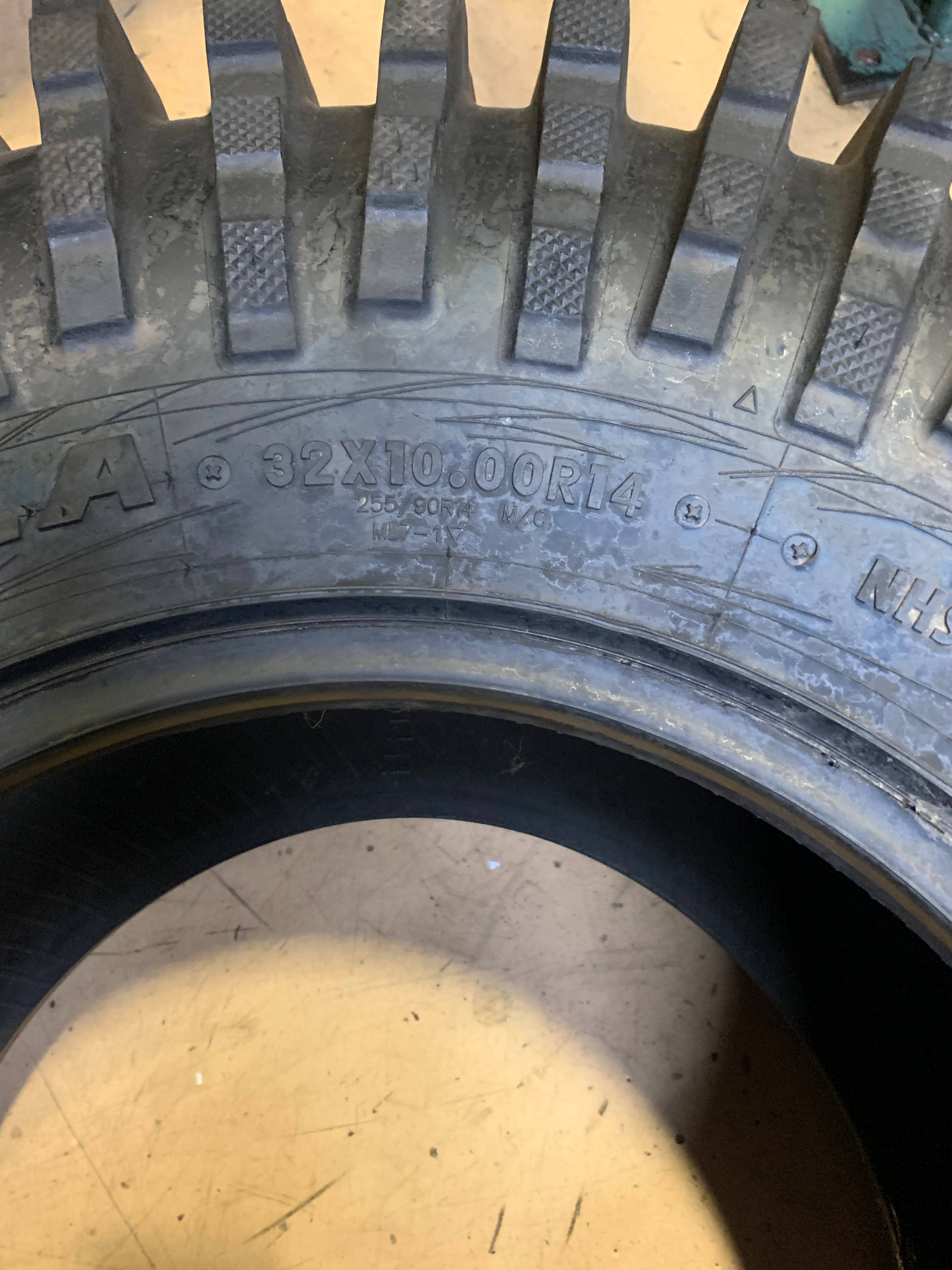 NOS MAXXIS ROXXZILLA ML7 (STICKY) BSW 32 10 14 8PLY ATV/UTV TIRE TM00161900