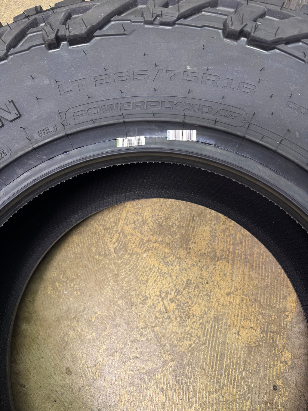 MICKEY THOMPSON BAJA BOSS AT BSW LT 265 75 16 123/120Q 10PLY ALL TERRAIN TIRE 331004001