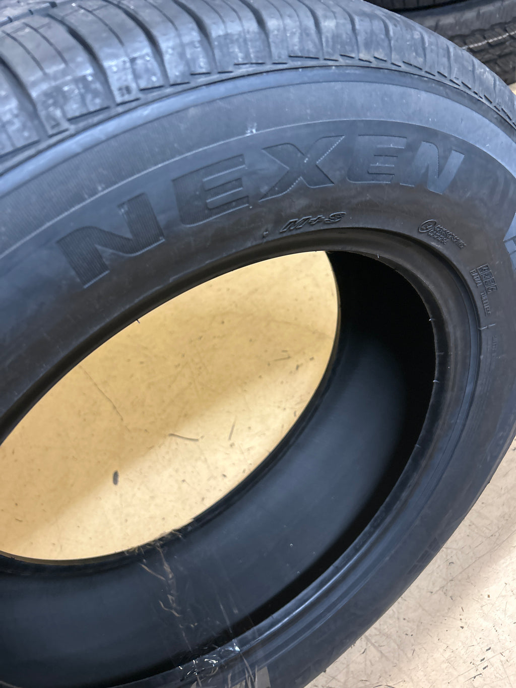 NEXEN ROADIAN GTX BSW P 275 55 19 111V PERFORMANCE TIRE 17413NXK