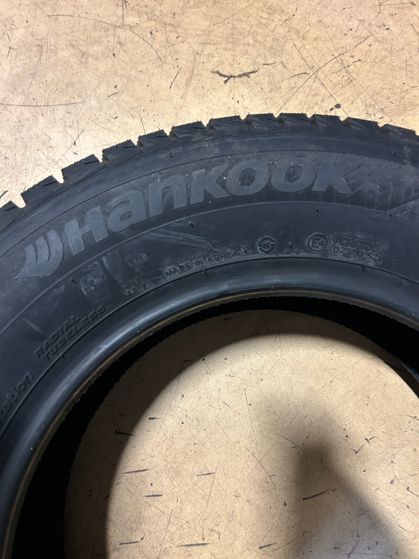 2 NOS HANKOOK WINTER ICEPT IZ2 BSW P 205 65 15 94T WINTER TIRE 1020340
