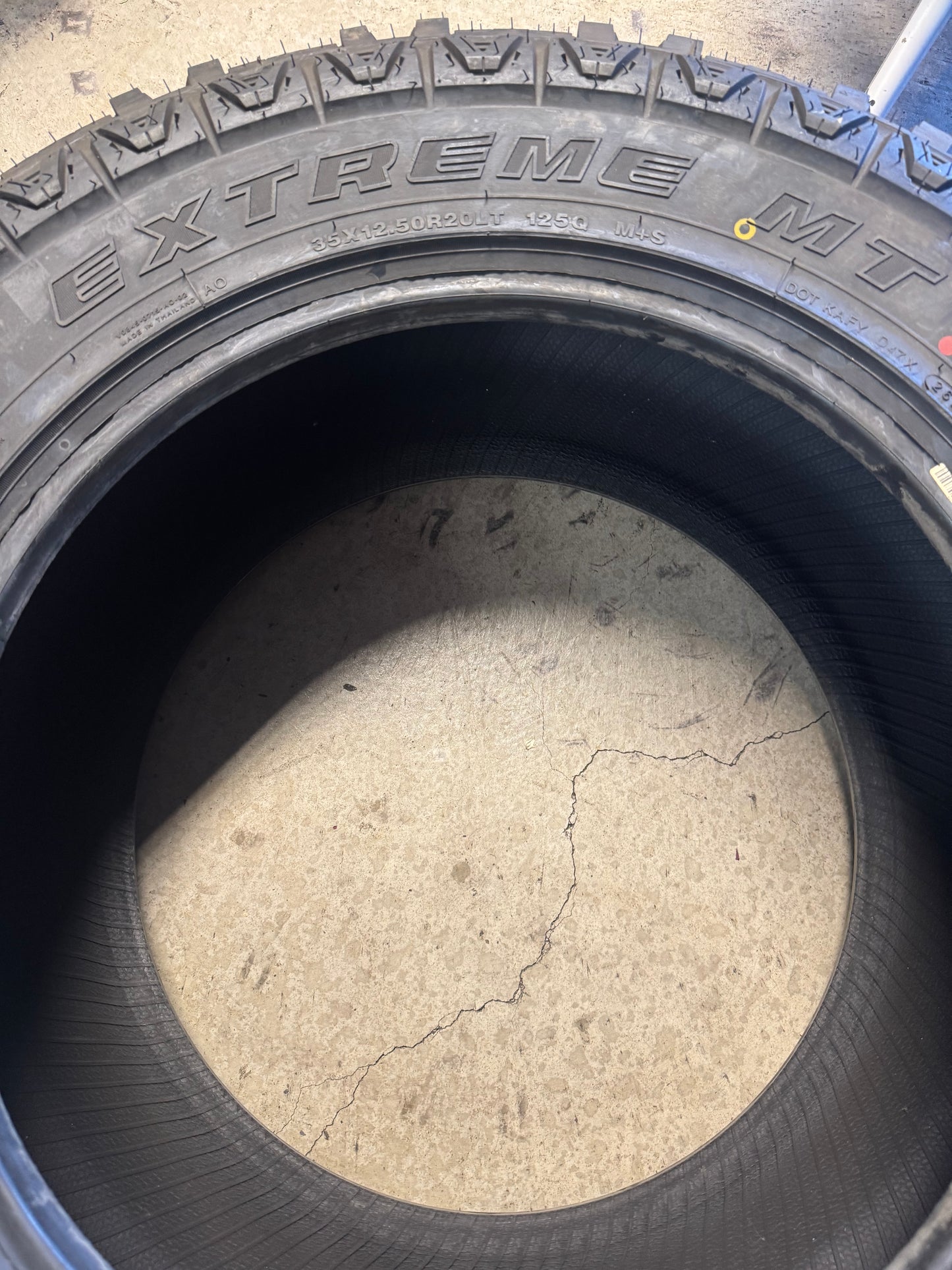 NOS MUD CLAW EXTREME MT BSW LT 35 12.5 20 125Q 12PLY MUD TERRAIN TIRE MCX82
