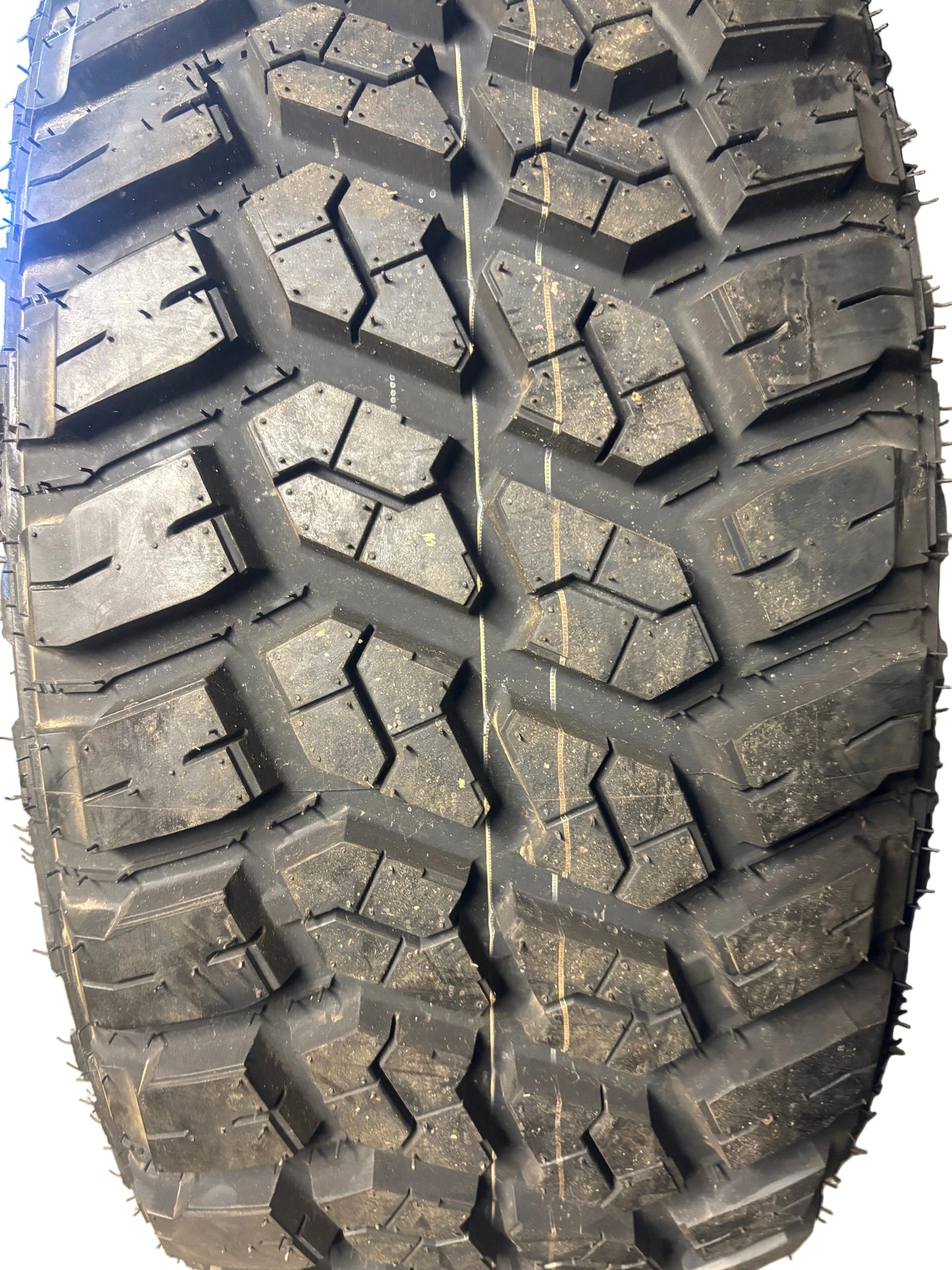 NOS DELIUM TERRA RAIDER M/T BSW LT 35 12.5 20 121Q LRE 10PLY MUD TERRAIN TIRE D235120