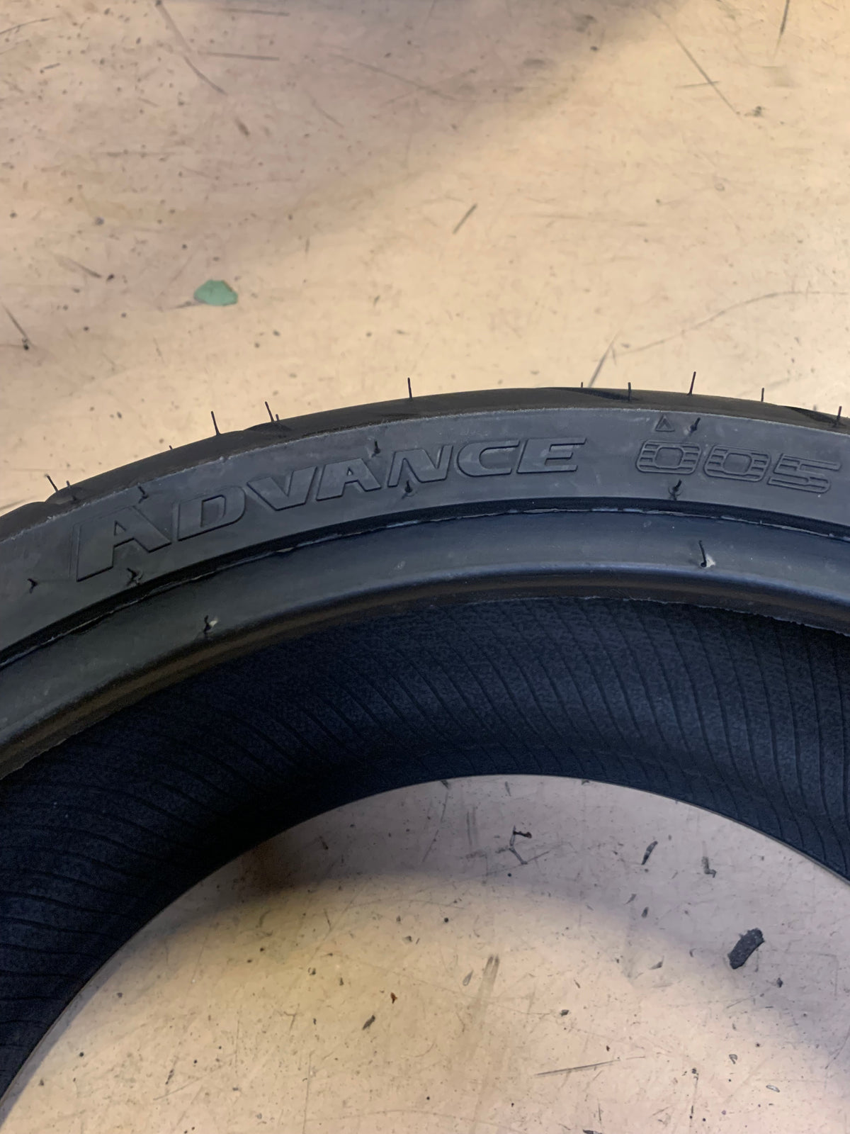 SHINKO ADVANCE 005 BSW  240 40 18 79V REAR MOTORCYCLE TIRE 874019
