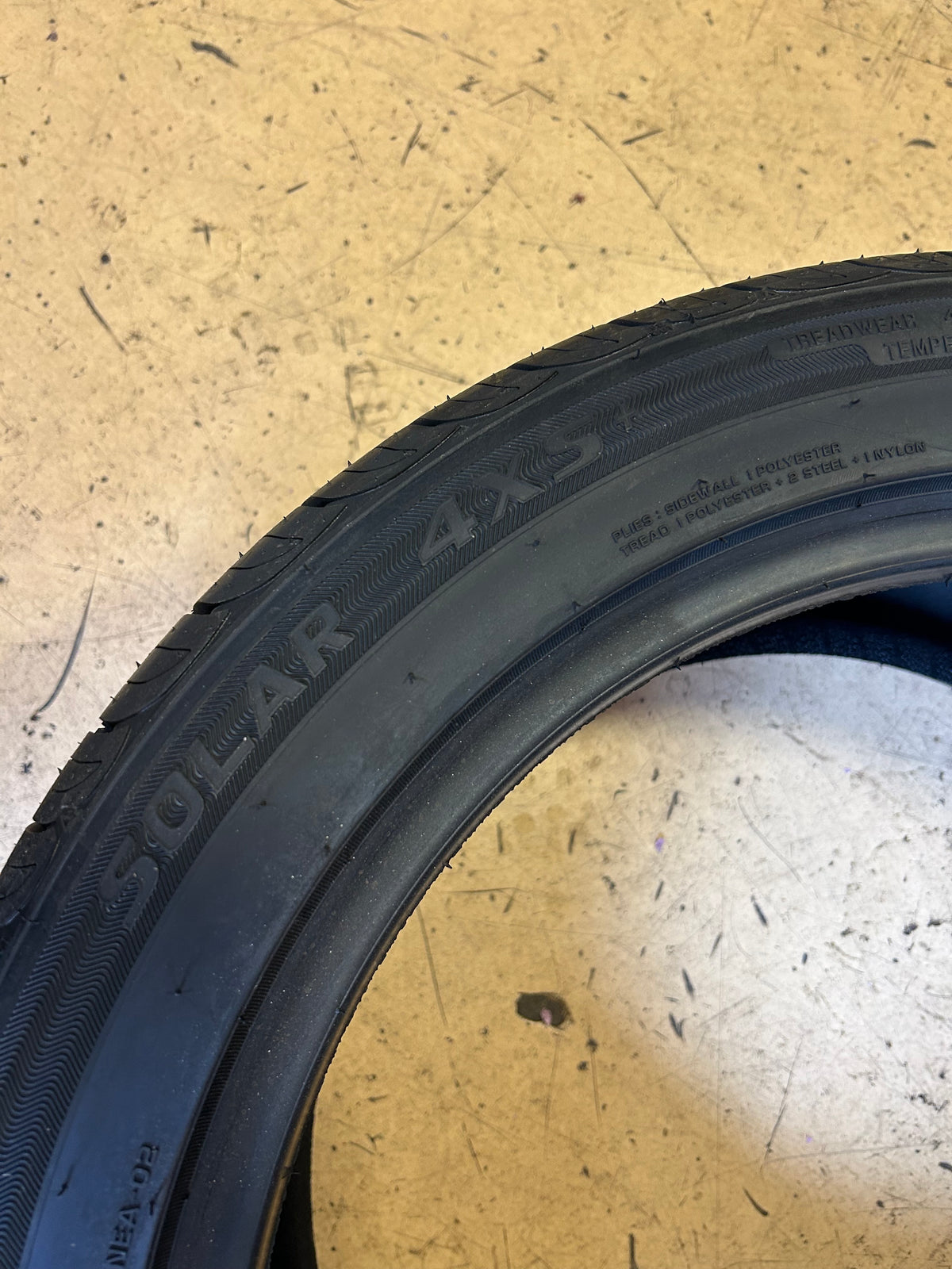 SOLAR 4XS BSW P 235 45 17 97H XL ALL SEASON TIRE SLR53