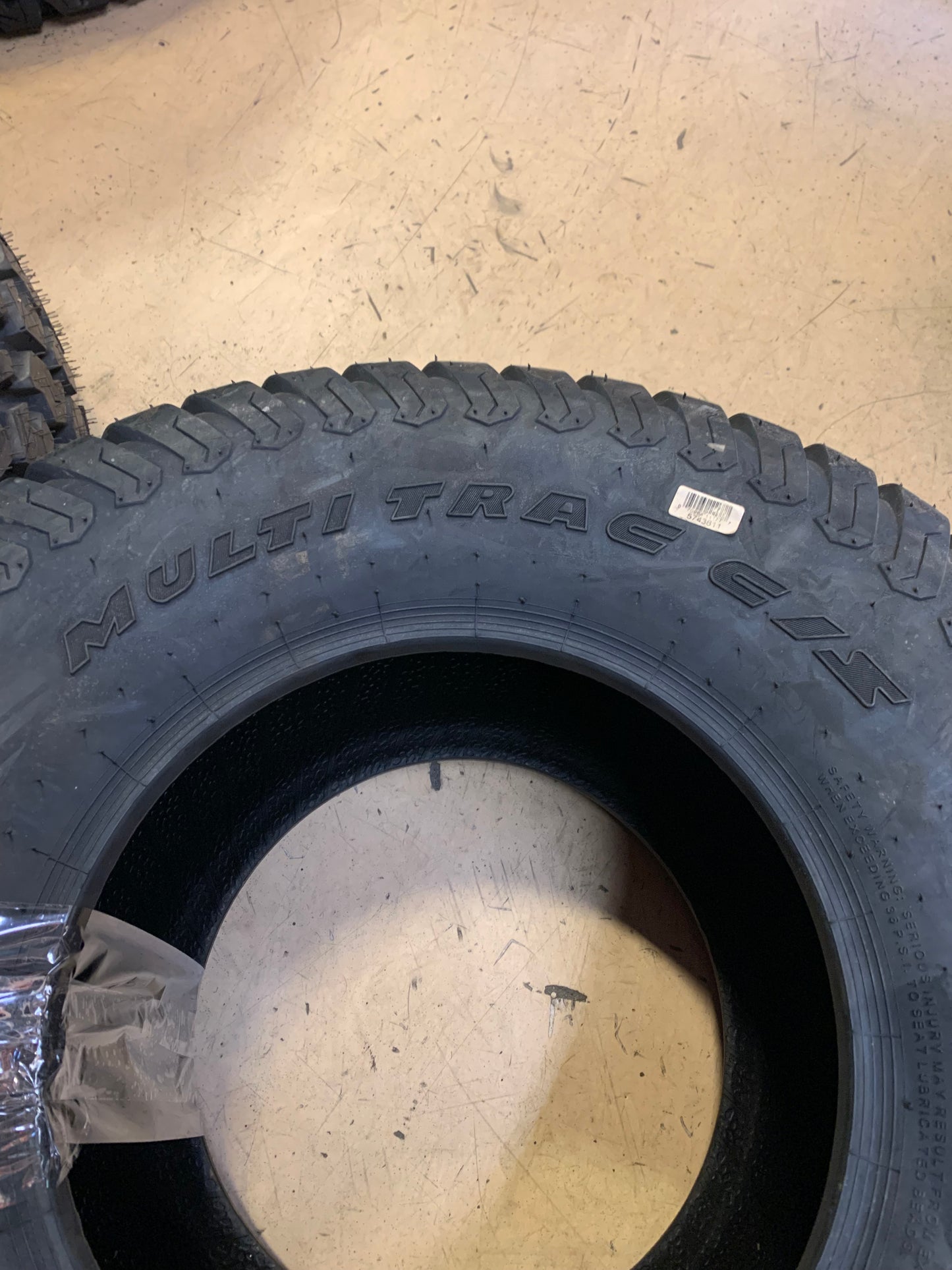 CARLISLE MULTI TRAC C/S 100A3 BSW  26 12 12 4PLY LAWN TIRE 5743611