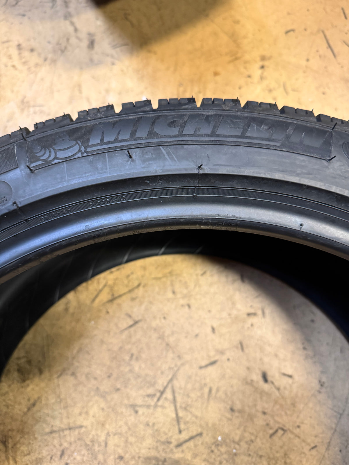 2 NOS MICHELIN X-ICE XI 3 BSW P 245 40 19 98H XL WINTER TIRE 34197