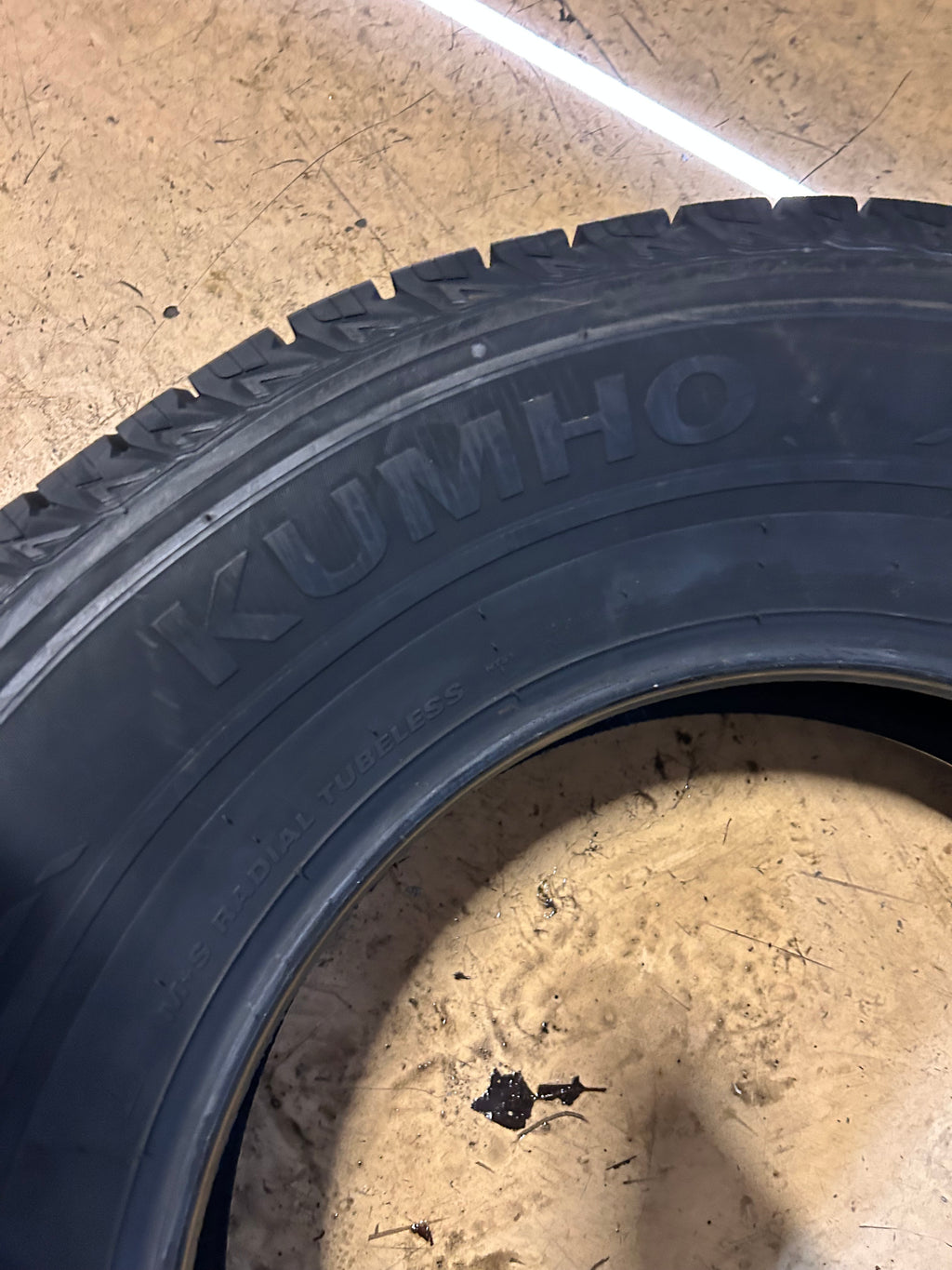 KUMHO CRUGEN HT51 BSW P 265 70 18 114T ALL WEATHER TIRE 2205833