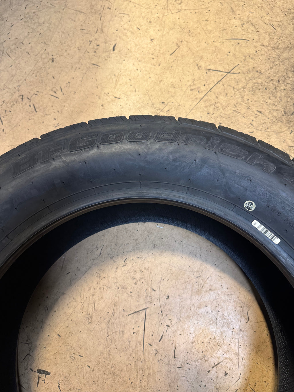 2 BFGOODRICH ADVANTAGE CONTROL BSW P 245 60 18 105H ALL SEASON TIRE 05048