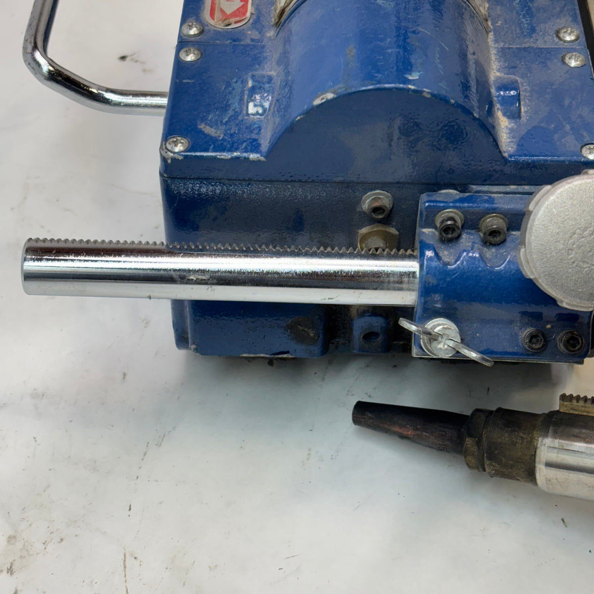 USED TECHTONGDA STEEL PIPE CUTTING MACHINE CG2-11C