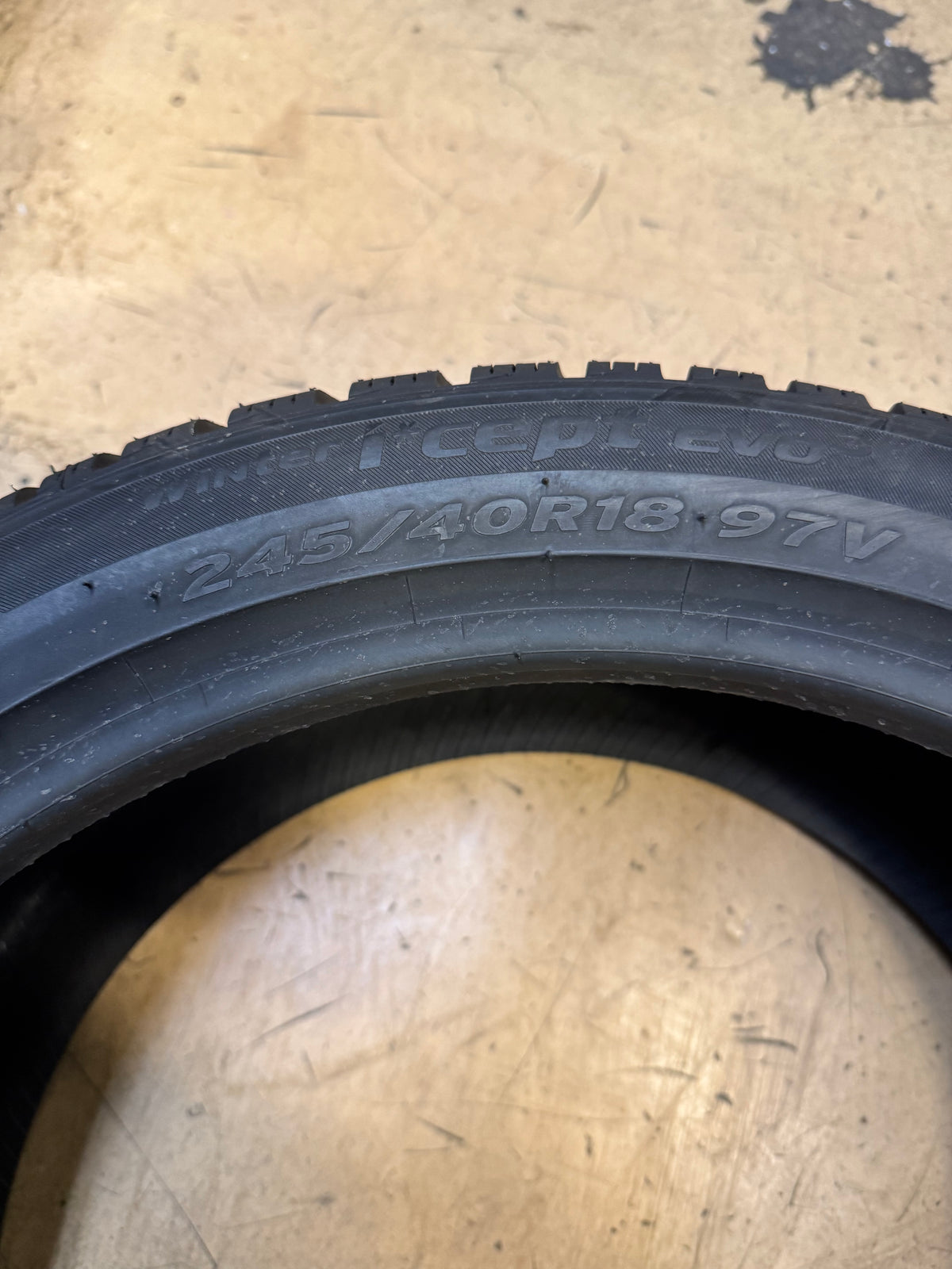 2 HANKOOK WINTER ICEPT EVO3 BSW P 245 40 18 97V XL WINTER TIRE 1026313