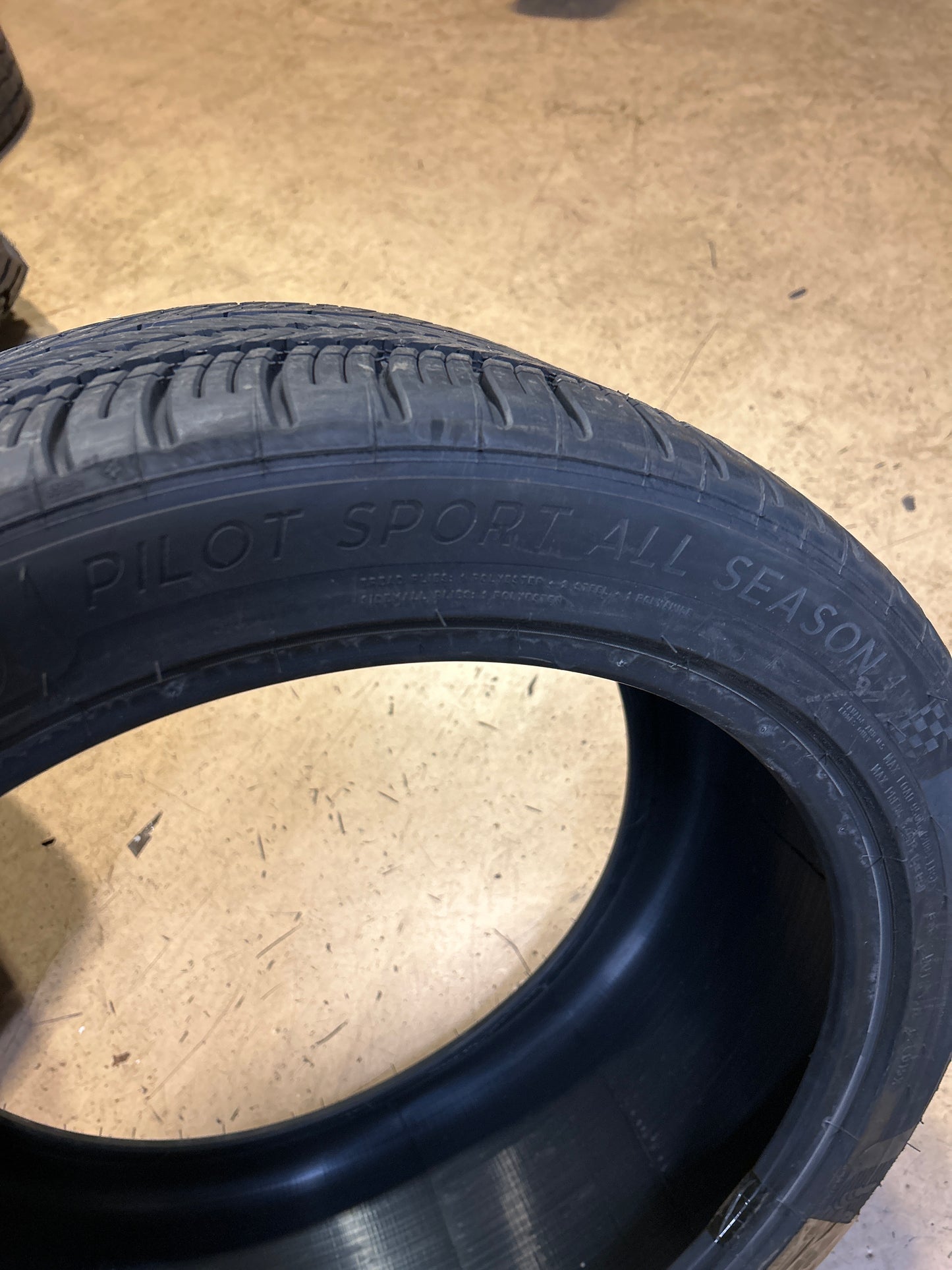 MICHELIN PILOT SPORT ALL SEASON 4 BSW P 275 40 20 106Y UHP TIRE 03133