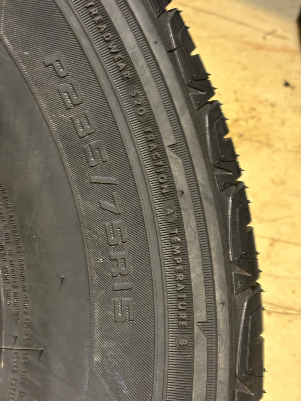 NOS FIRESTONE DESTINATION LE2 WL P 235 75 15 108T XL ALL SEASON TIRE 097623