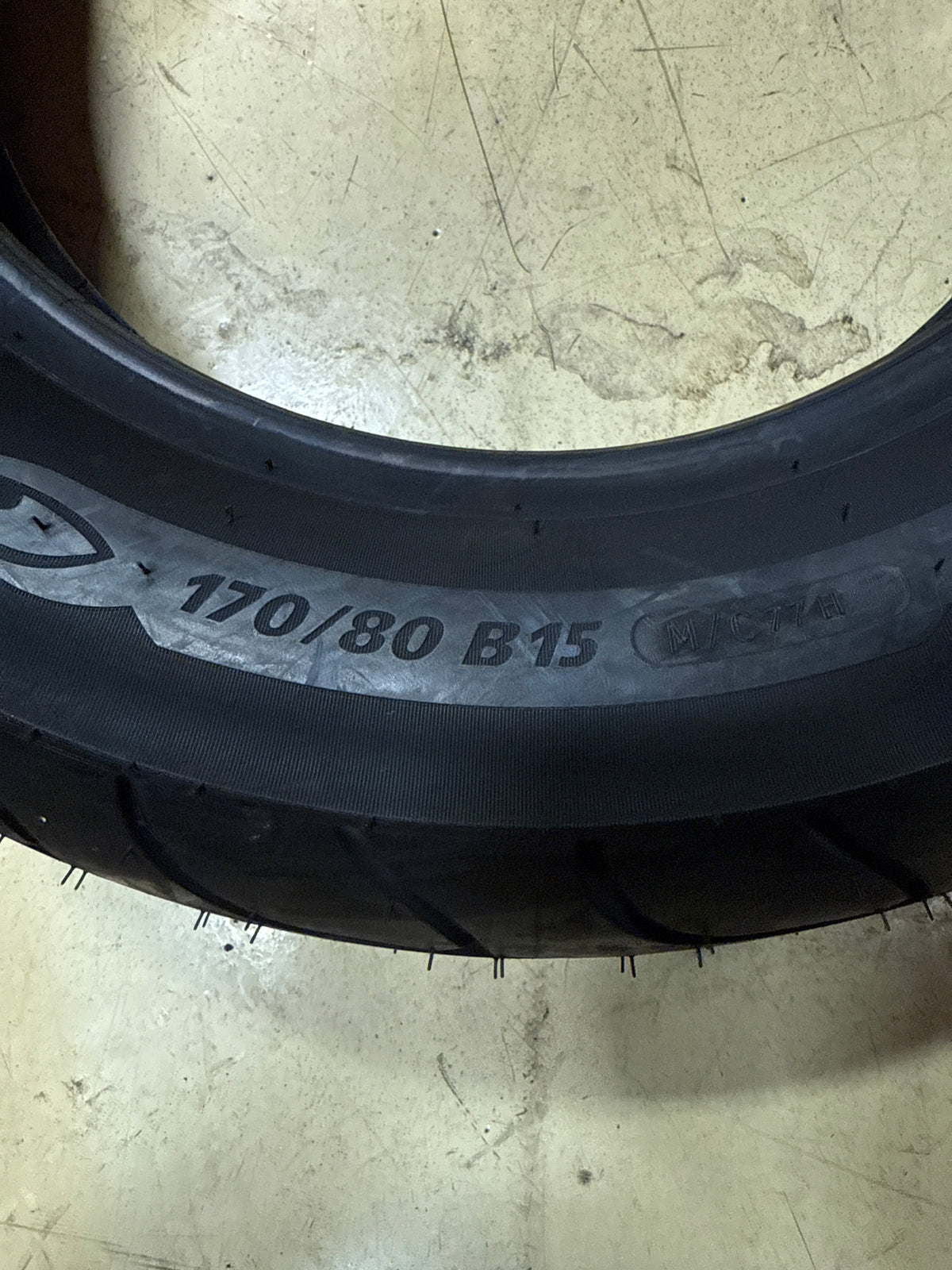 NOS MICHELIN COMMANDER II BSW 170 80 15 77H REAR MOTORCYCLE TIRE 025755