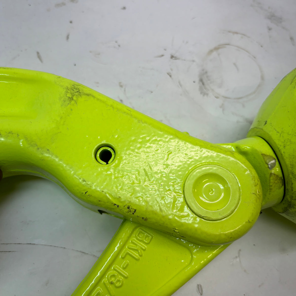 GUNNEBO 3/4" BKL-18/20-10 GRADE 100 SELF-CLOSING SWIVEL HOOK - 35273 LBS