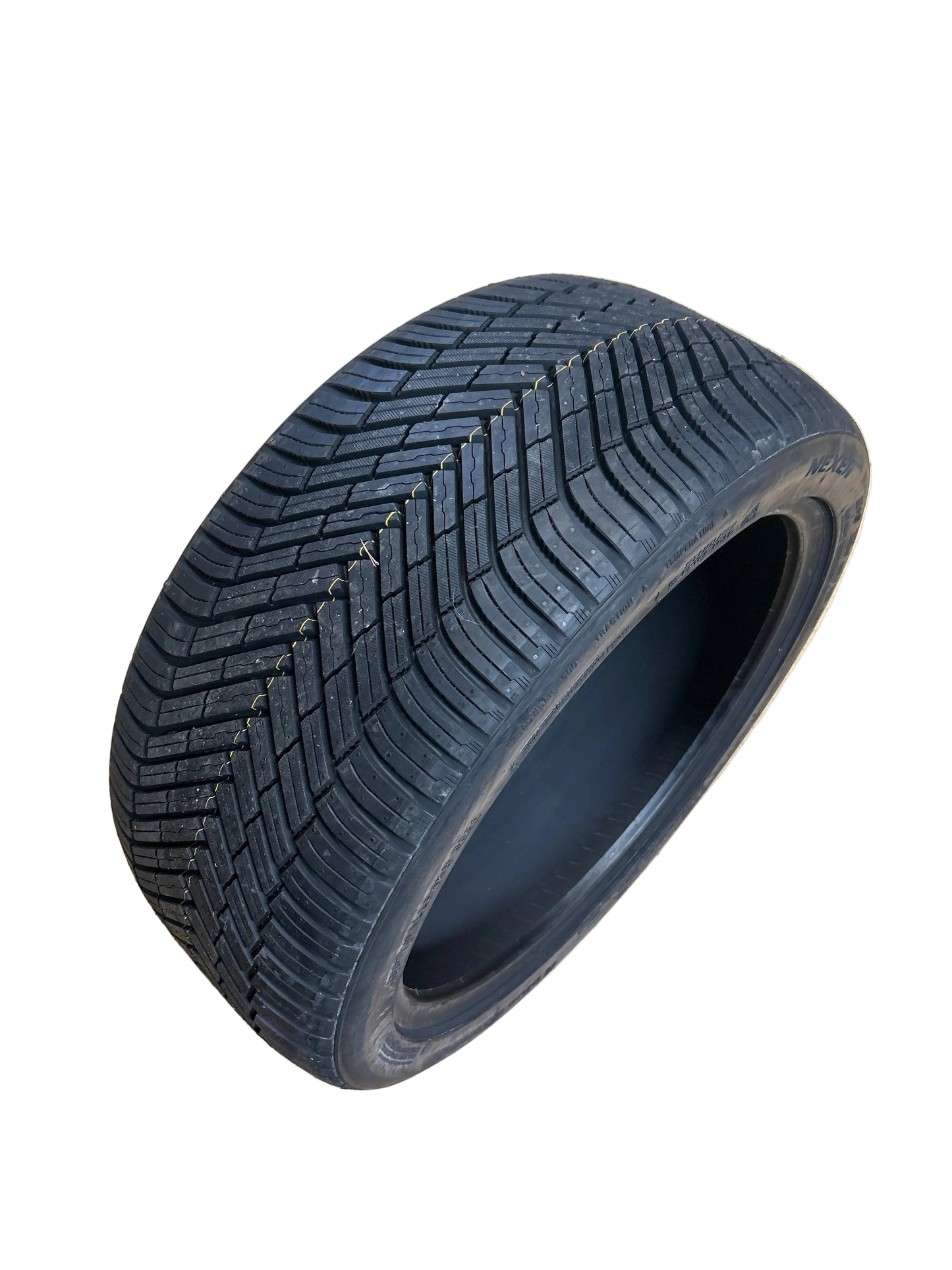 NEXEN NBLUE 4 SEASON 2 BSW P 235 40 18 XL 95Y ALL WEATHER TIRE 16192NXK