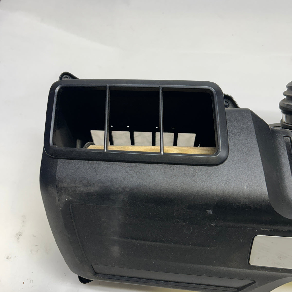 PORSCHE AIR FILTER AND HOUSING ASSEMBLY SLIGHT DAMAGE SHOWN  99711002231