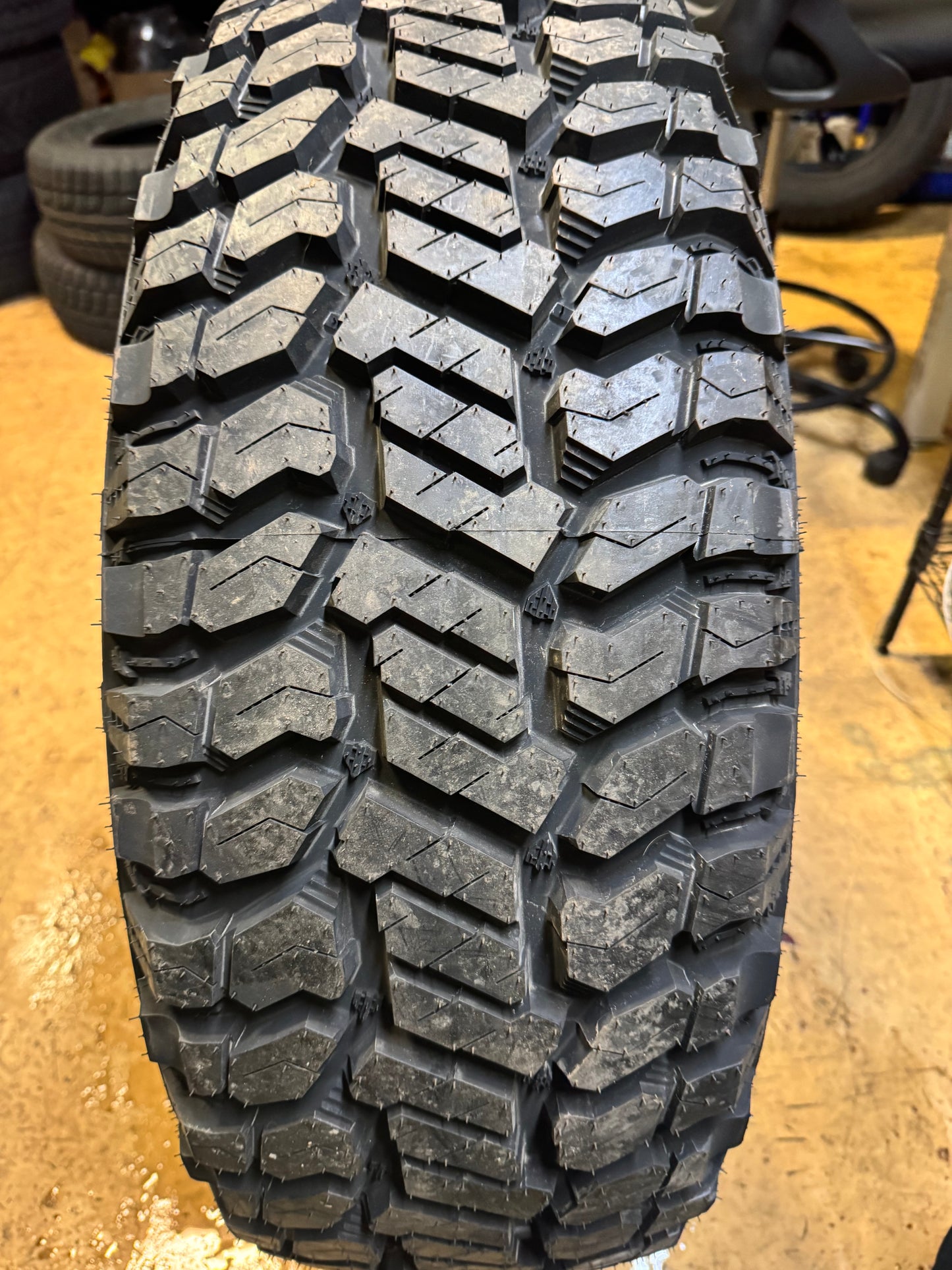 RADAR RENEGADE R/T BSW LT 275 70 18 125/122Q 10PLY RUGGED TERRAIN TIRE RASYTH0131