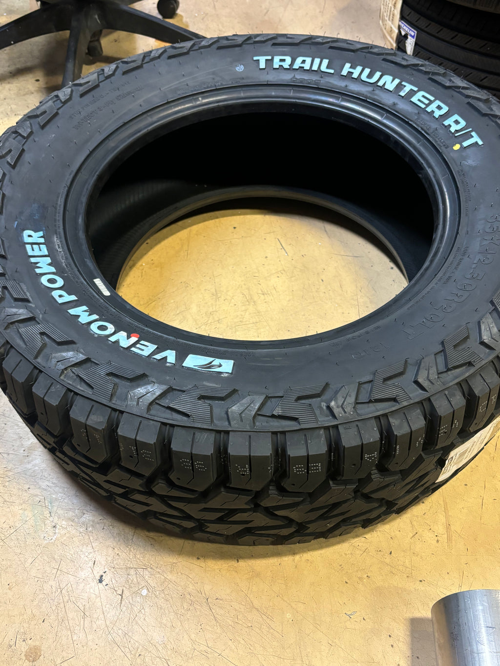 VENOM POWER TRAIL HUNTER R/T RWL LT 35 12.5 20 121Q LRE 10PLY TIRE CVPTHRT11R