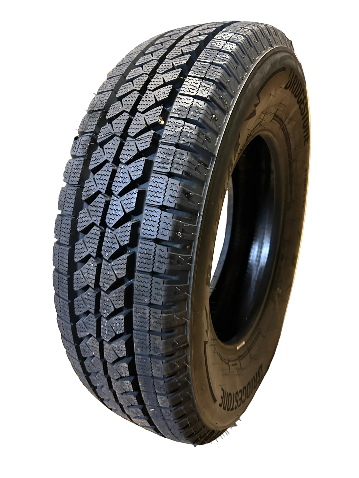 BRIDGESTONE BLIZZAK LT BSW LT 225 75 16 115/112R WINTER TIRE 000647