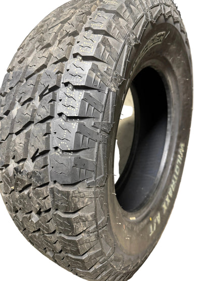 NOS LANDSPIDER WILDTRAXX A/T OWL P 265 70 17 115T ALL TERRAIN  TIRE DAT010