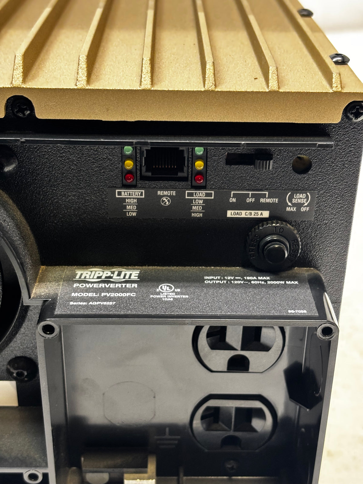 TRIPP LITE PV2000FC POWERVERTER PLUS 2000W INDUSTRIAL STRENGTH INVERTER 2 5-15R