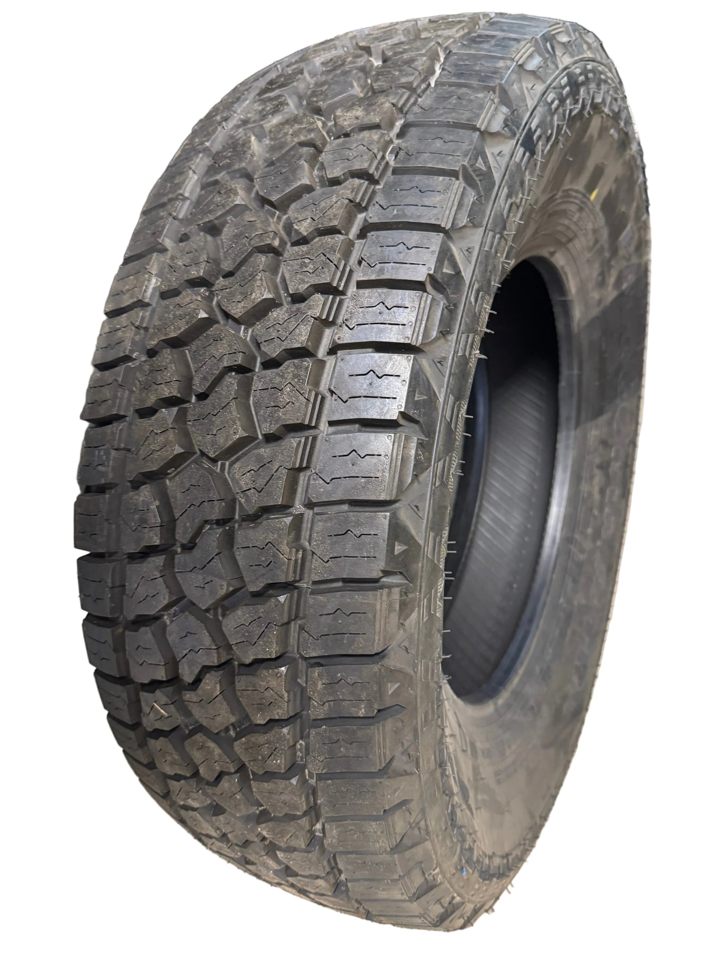 NOS MILESTAR PATAGONIA A/TR BSW LT 275 70 17 121/118R 10PLY ALL TERRAIN TIRE 22139001