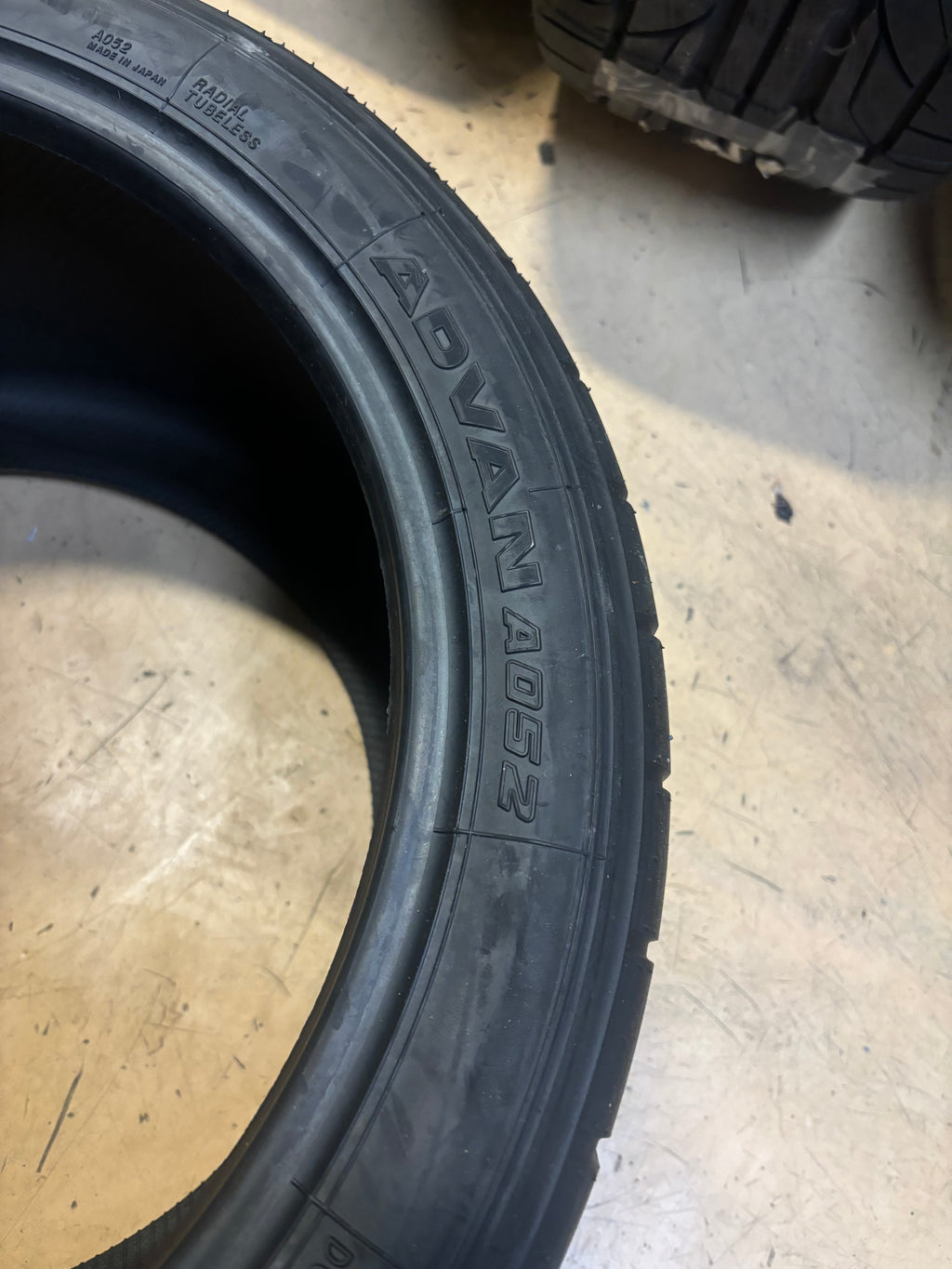 YOKOHAMA ADVAN A052 P 315 30 18 98Y PERFORMANCE TRACK TIRE 110115219