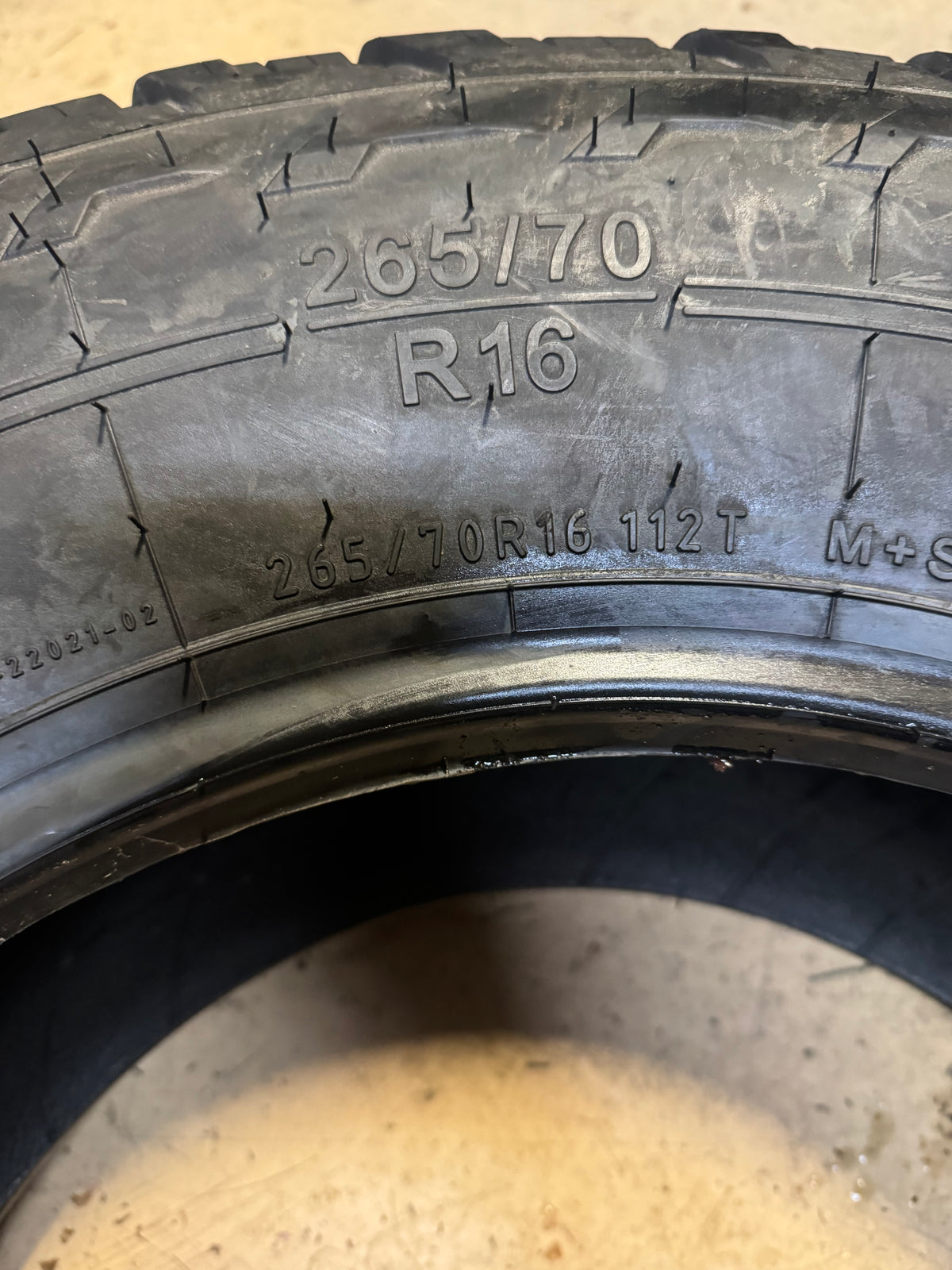 UNIROYAL LAREDO BSW P 265 70 16 112T ALL SEASON TIRE 76451