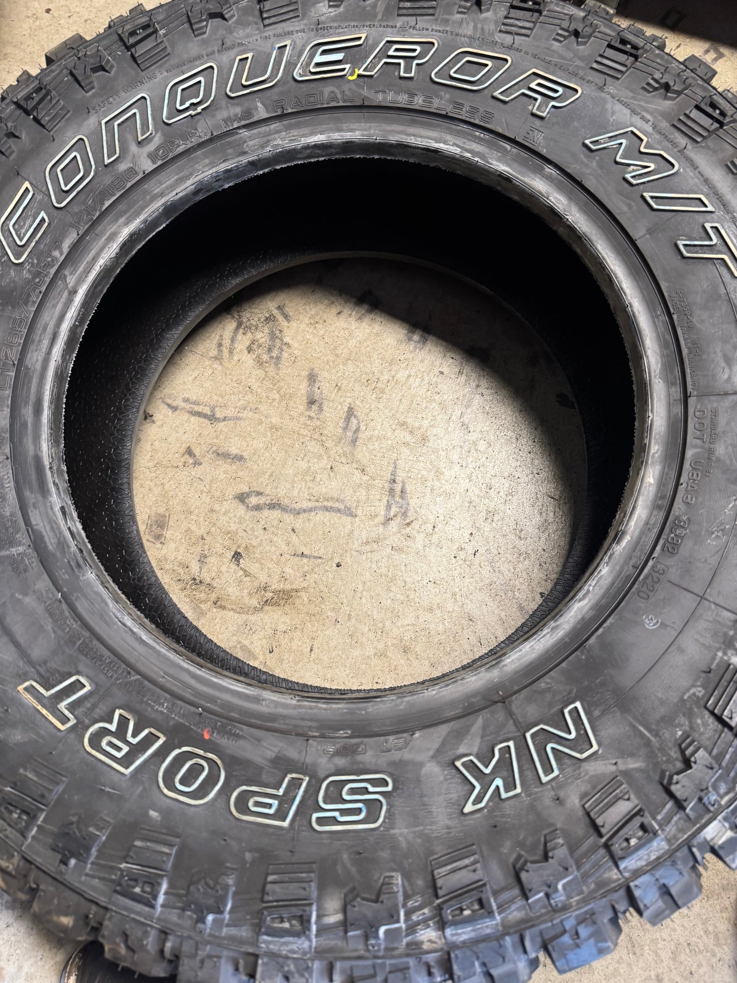 NOS NK SPORT CONQUEROR M/T OWL LT 265 70 17 121/118Q 10PLY MUD TERRAIN TIRE 22810018