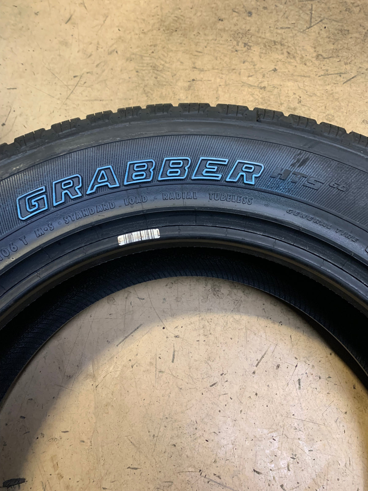 GENERAL GRABBER HTS60 OWL P 235 65 18 106T ALL SEASON TIRE 04504890000