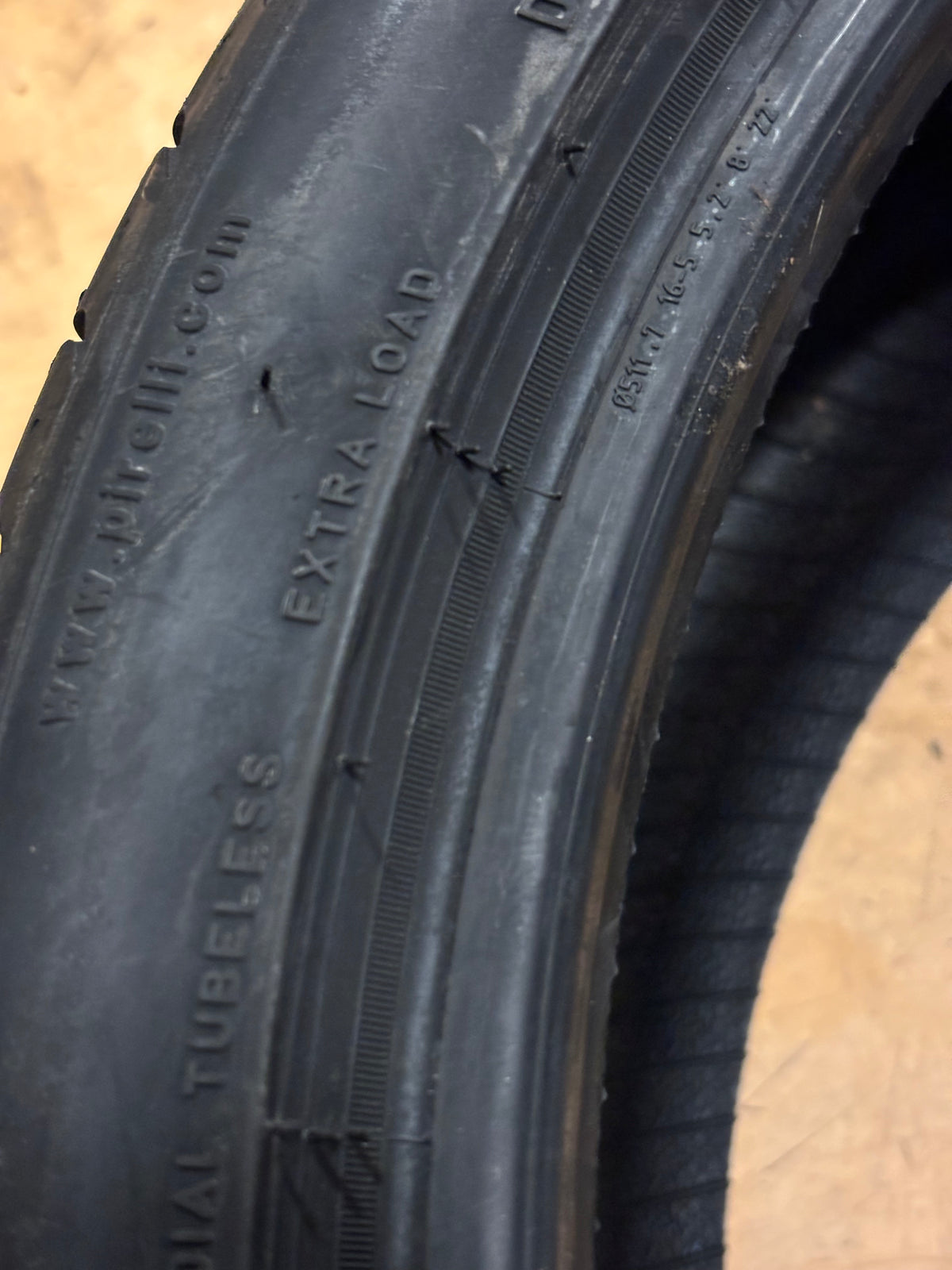 PIRELLI P ZERO (MO) MERCEDES P 275 35 20 102Y XL UHP TIRE 2563400