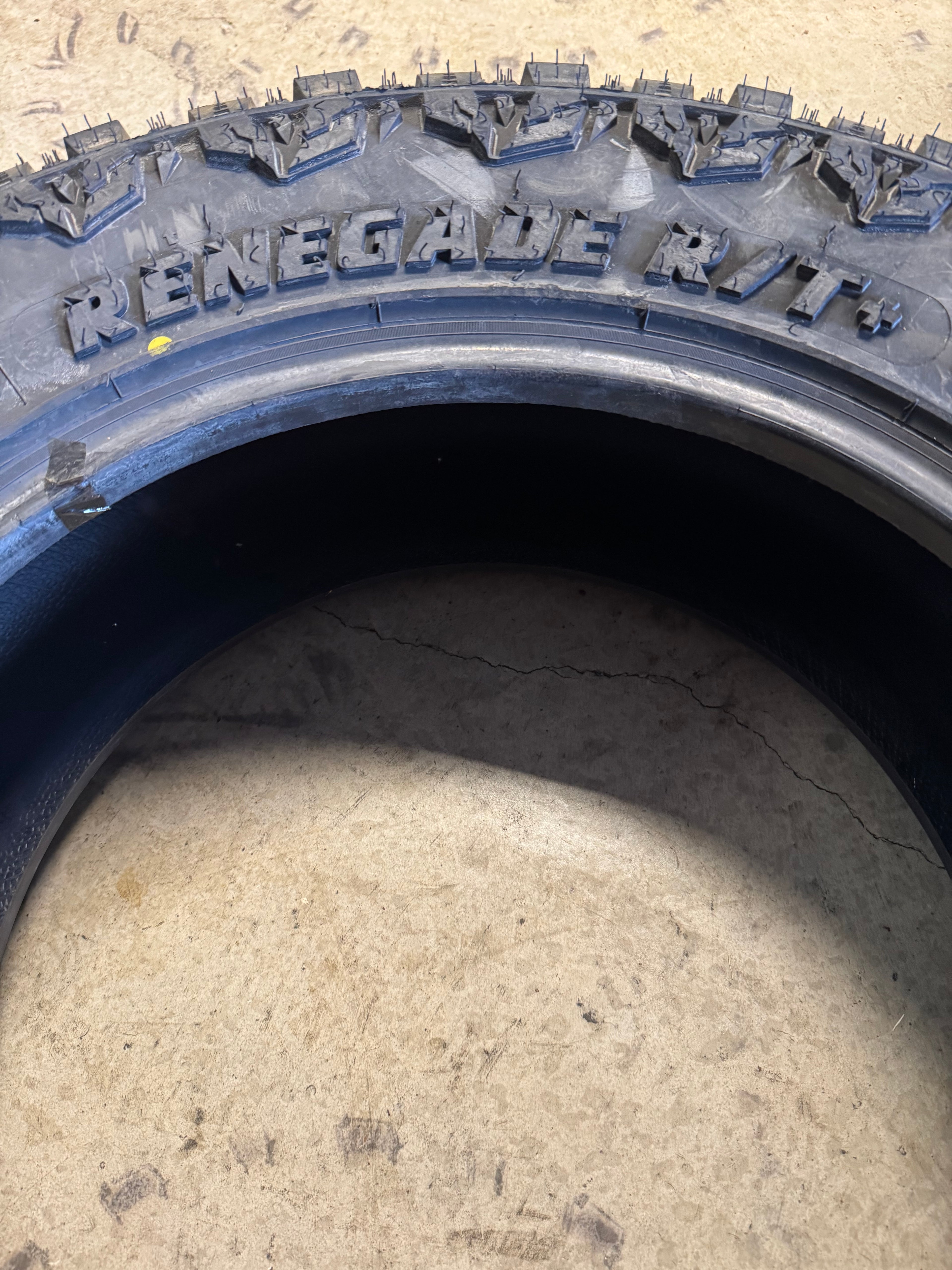 NOS RADAR RENEGADE R/T+ BSW LT 275 60 20 123/120Q 10PLY RUGGED TERRAIN TIRE RND0127