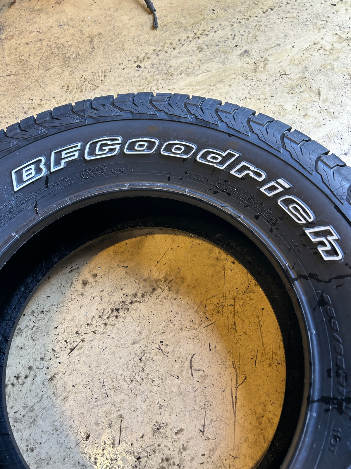 BFGOODRICH TRAIL-TERRAIN T/A OWL P 255 65 17 110T ALL TERRAIN TIRE 78163