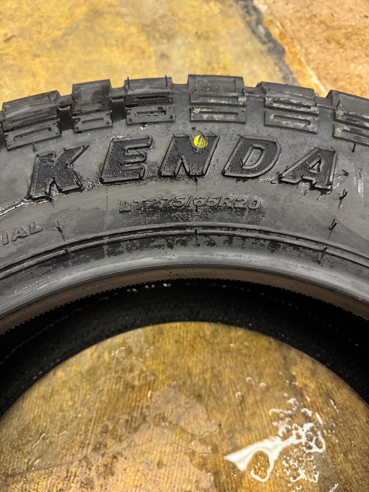 KENDA KLEVER A/T2 BSW LT 275 65 20 126/123S 10PLY ALL TERRAIN TIRE 628014