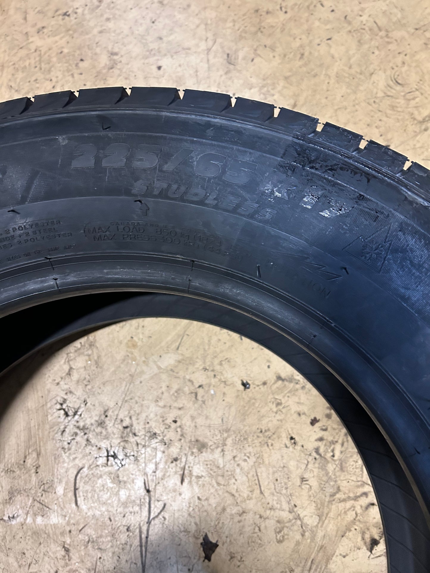 2 NOS MICHELIN LATITUDE X-ICE XI2 BSW P 225 65 17 102T WINTER TIRE 08332