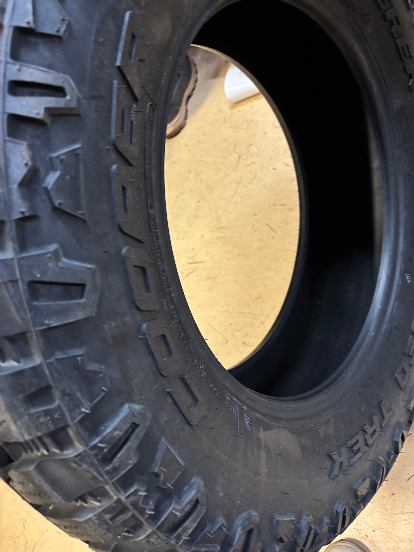 COOPER DISCOVERER RUGGED TREK BSW P 255 70 18 116T XL ALL TERRAIN  TIRE 171104005