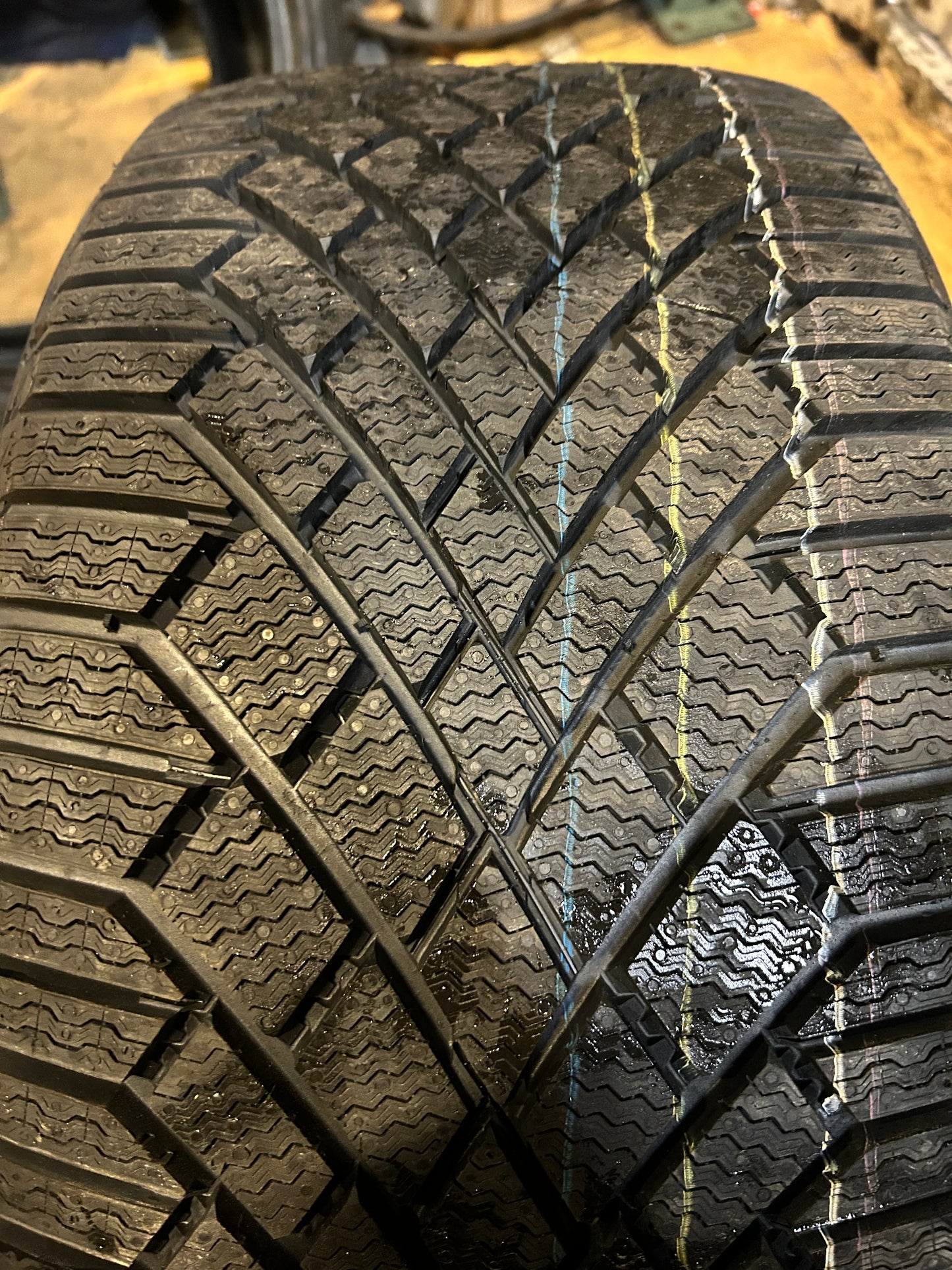 CONTINENTAL VIKINGCONTACT 7 BSW P 245 40 18 97T XL WINTER TIRE 03453350000