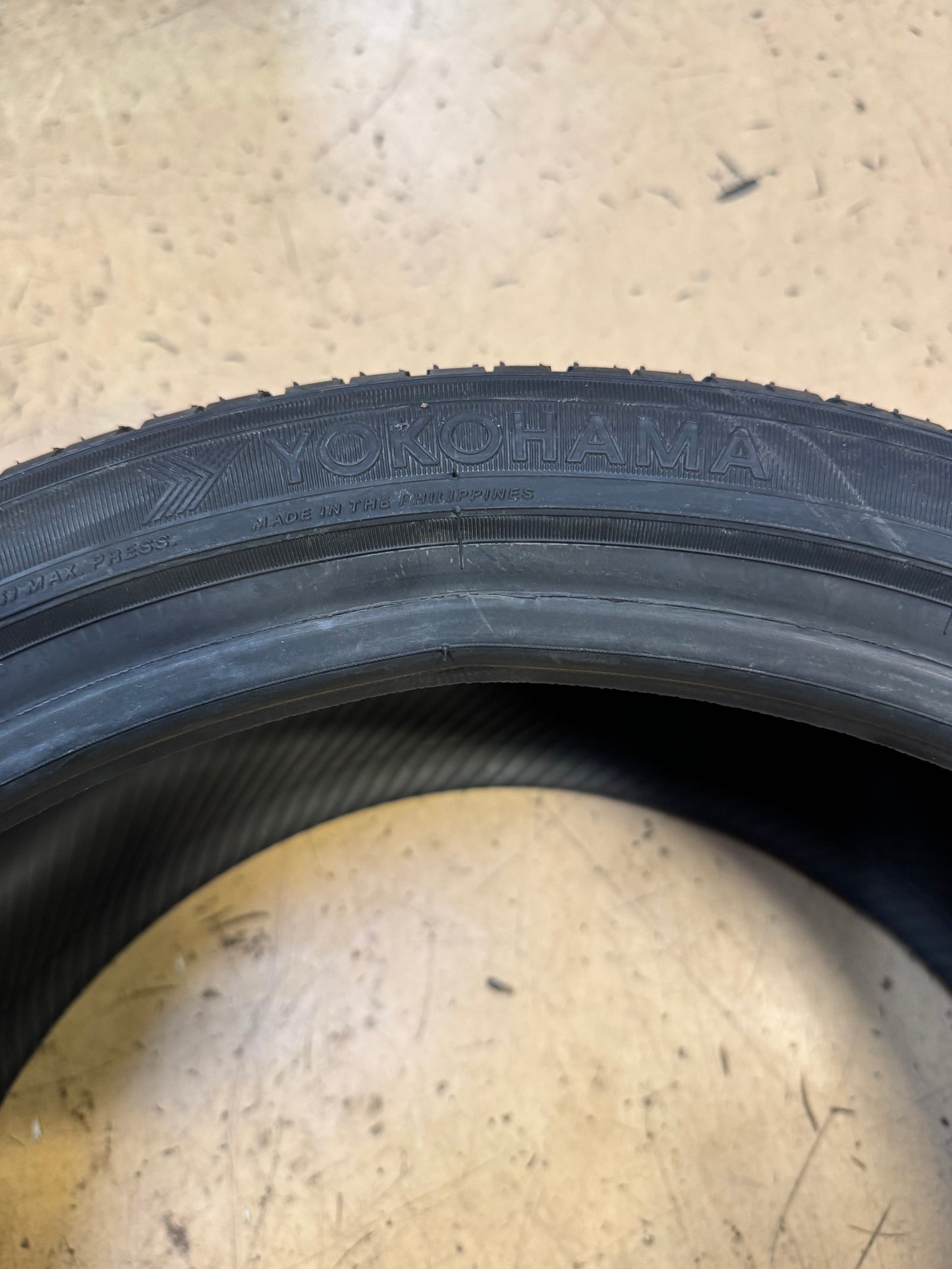 2 NOS YOKOHAMA AVID ASCEND S34P BSW P 225 40 18 88V ALL SEASON TIRE 110133601