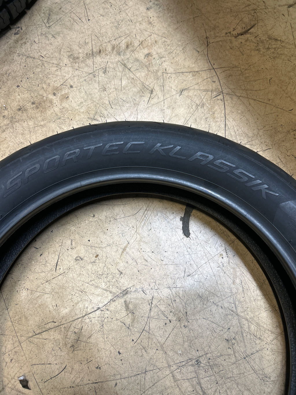 NOS METZELER SPORTEC KLASSIK BSW 130 80 17 65H REAR TIRE 2551400