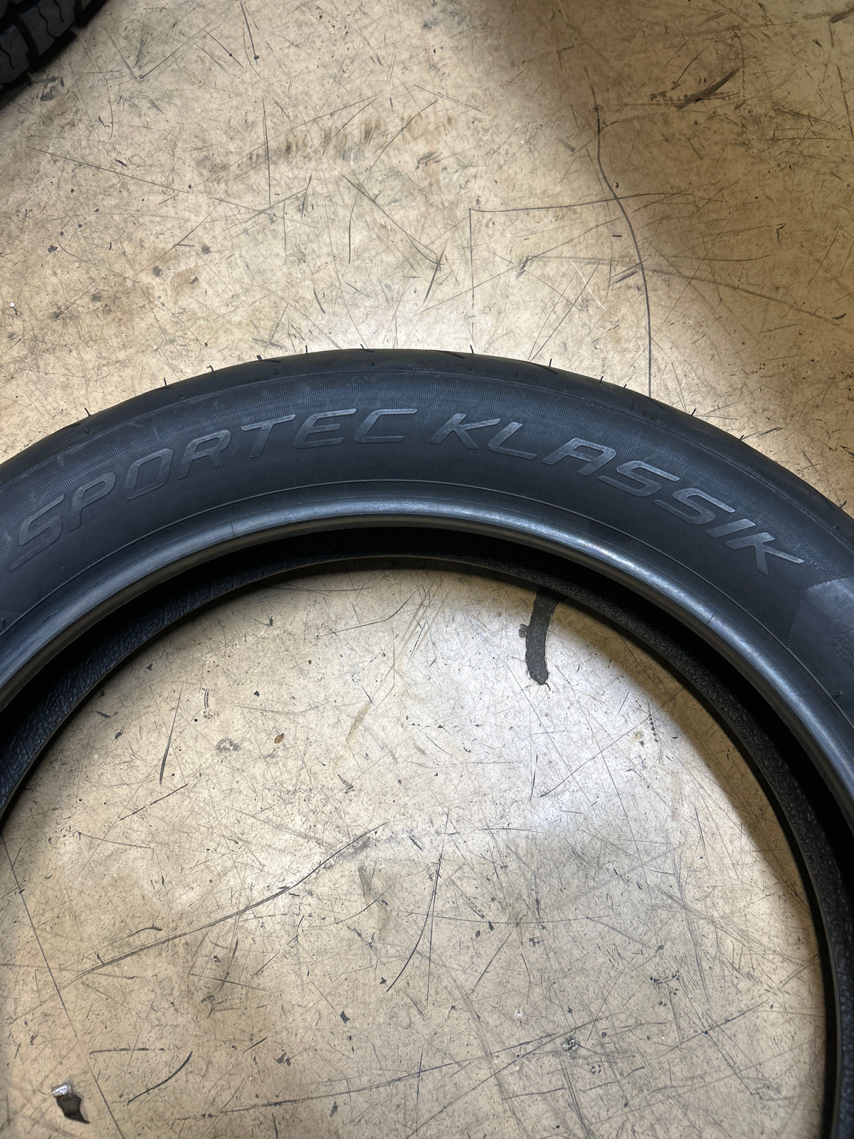 NOS METZELER SPORTEC KLASSIK BSW 130 80 17 65H REAR TIRE 2551400