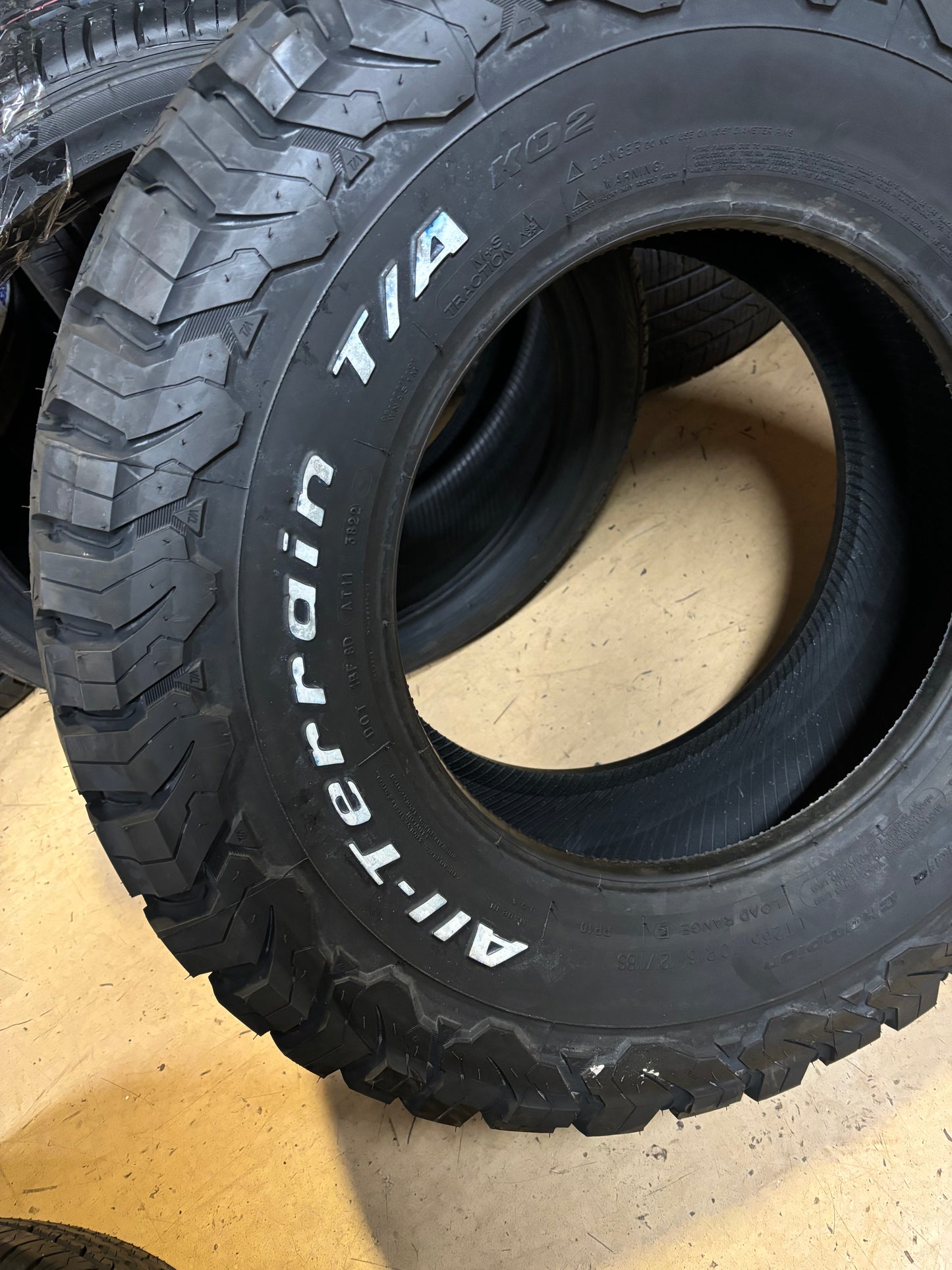 2 BFGOODRICH ALL TERRAIN T/A KO2 RWL LT 265 70 16 121/118S LRE 10 PLY TIRES 62023