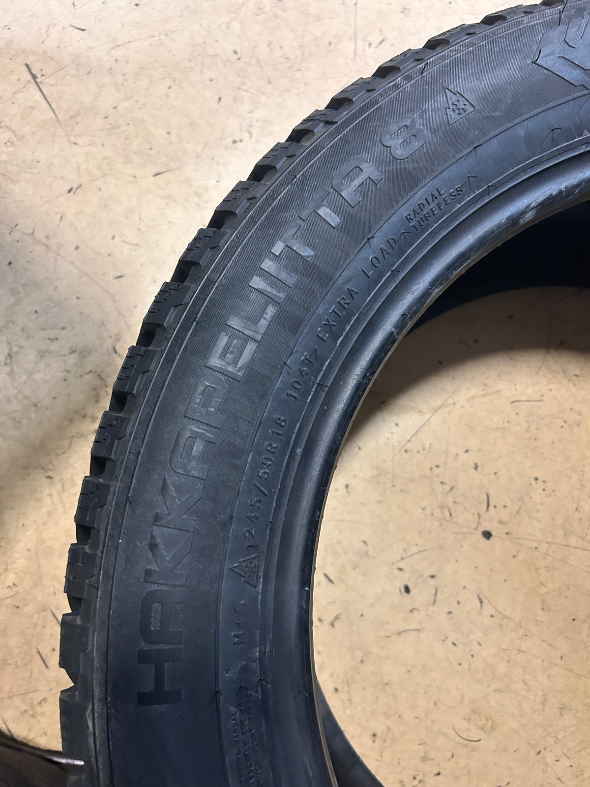 2 NOS NOKIAN HAKKAPELIITTA 8 BSW P 245 50 18 104T XL WINTER TIRE T428546