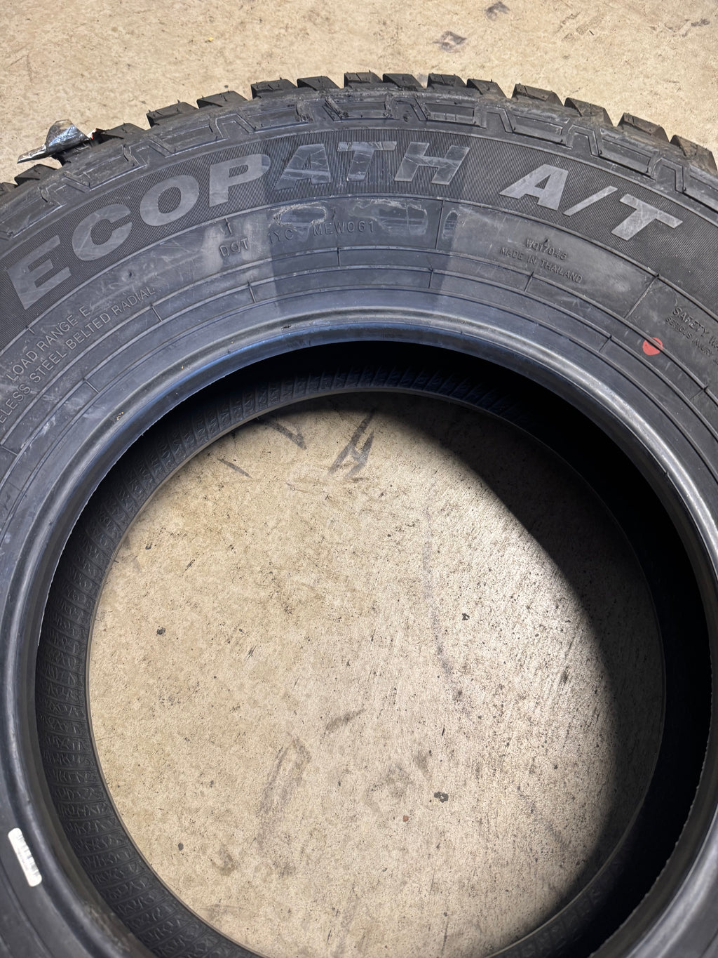 NOS TRAVELSTAR ECOPATH A/T BSW LT 235 85 16 120/116R 10PLY ALL TERRAIN TIRE LLLT012